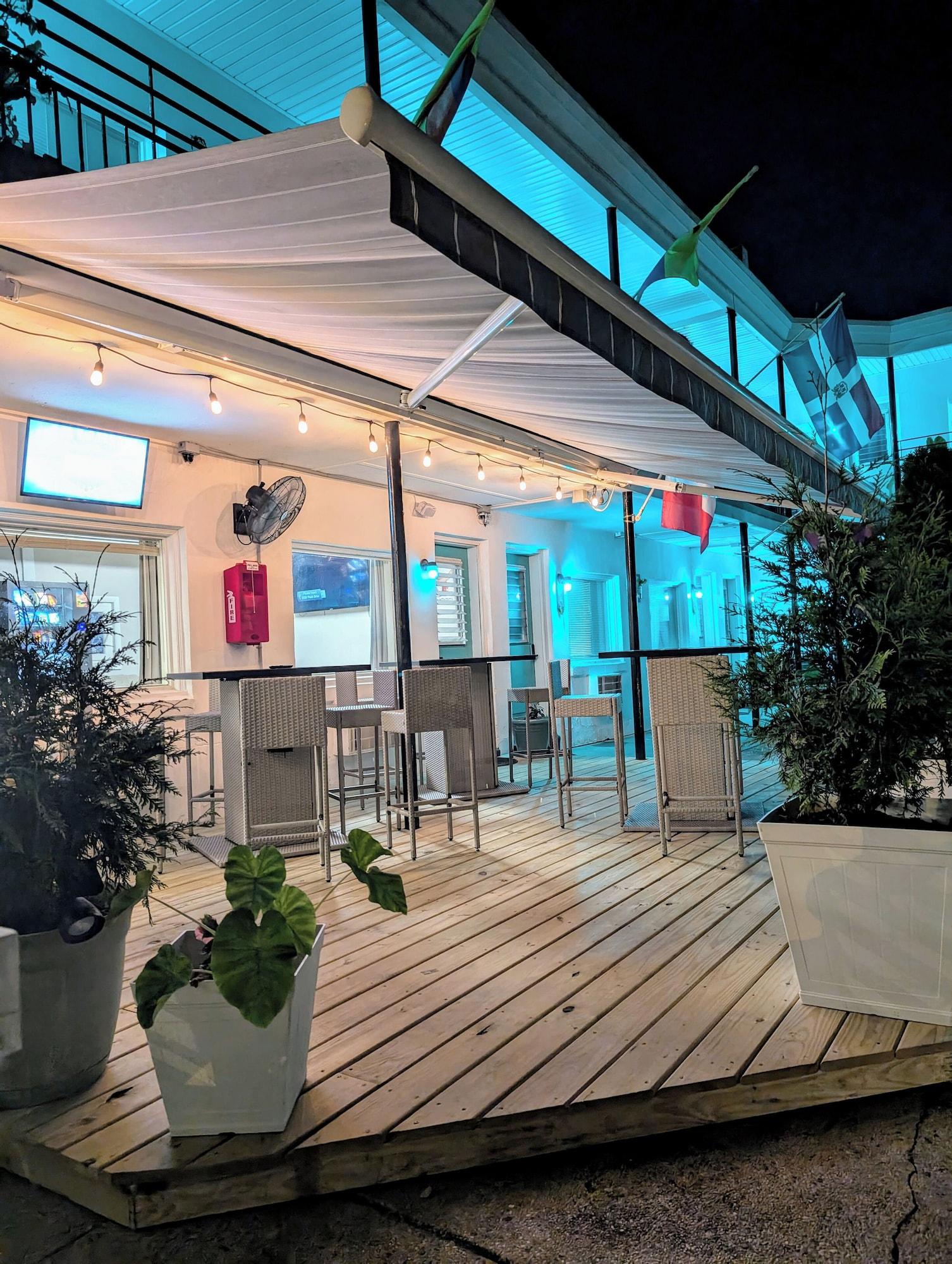 Varios Hotel on Magnolia East