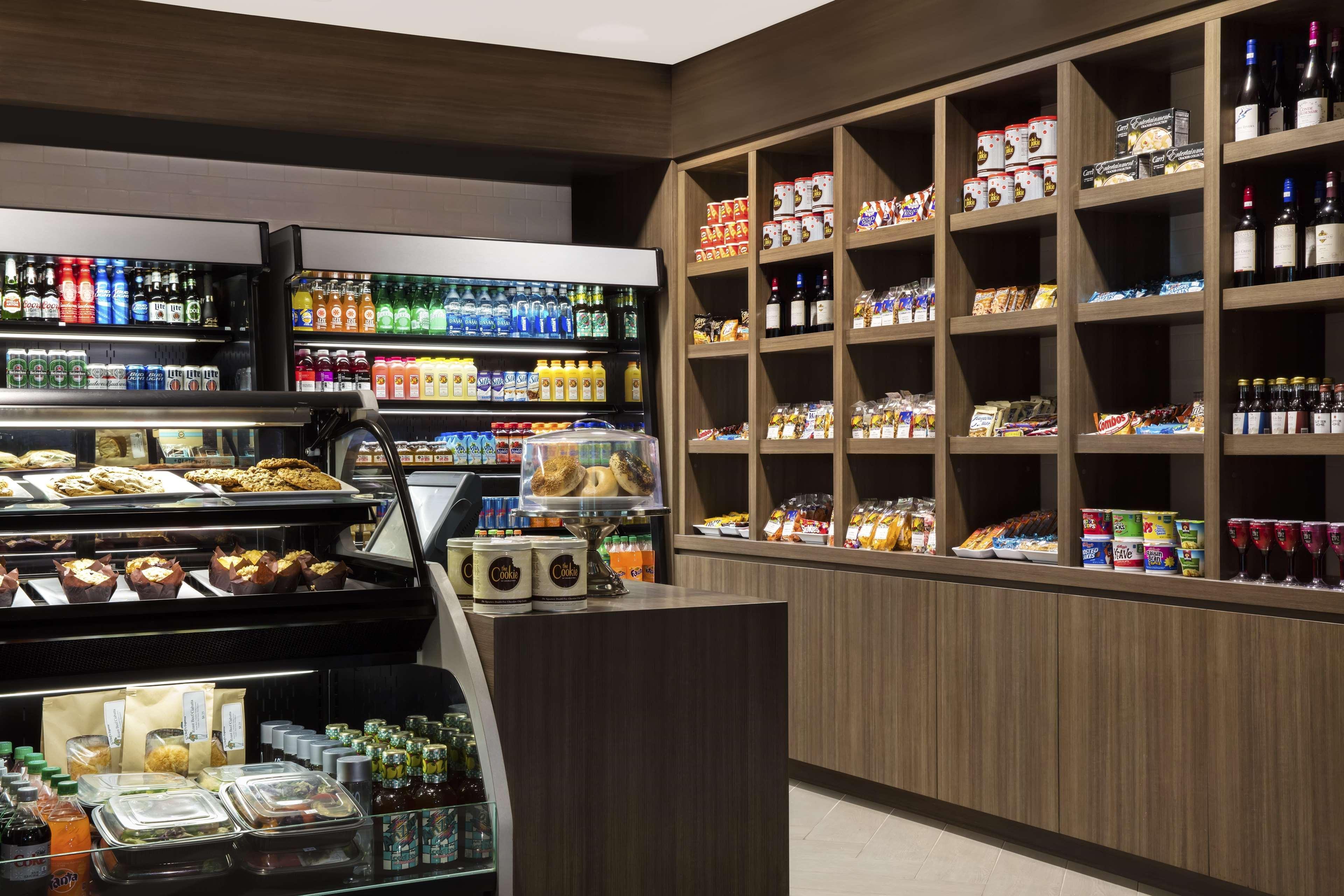 Restaurant DoubleTree by Hilton Hotel Miami Airport & Convention Center