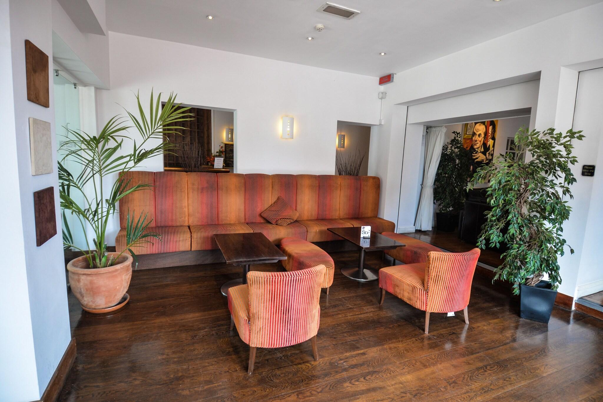 Vista Lobby Royal Exeter Hotel