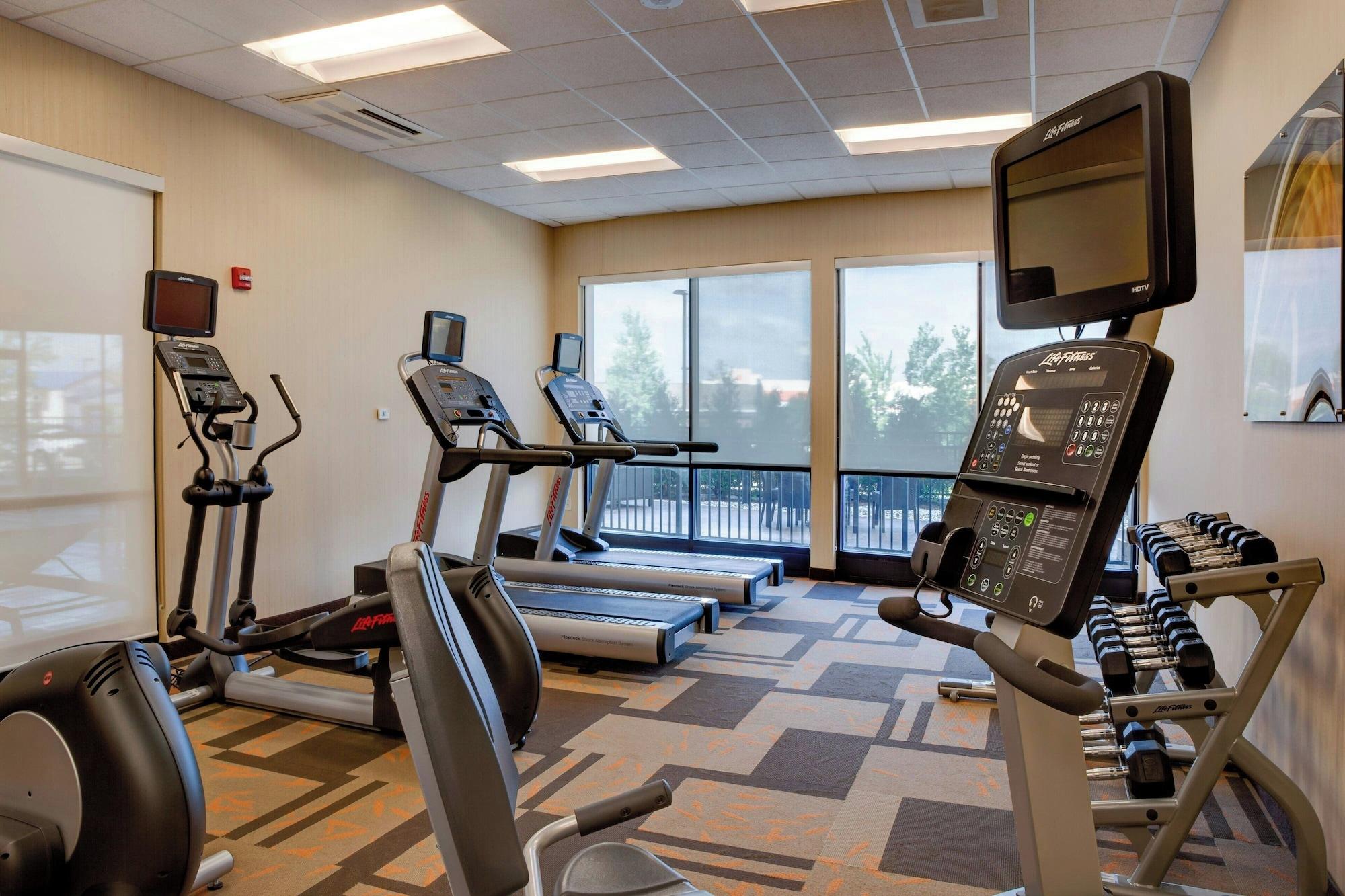 Gimnasio Courtyard Indianapolis Noblesville