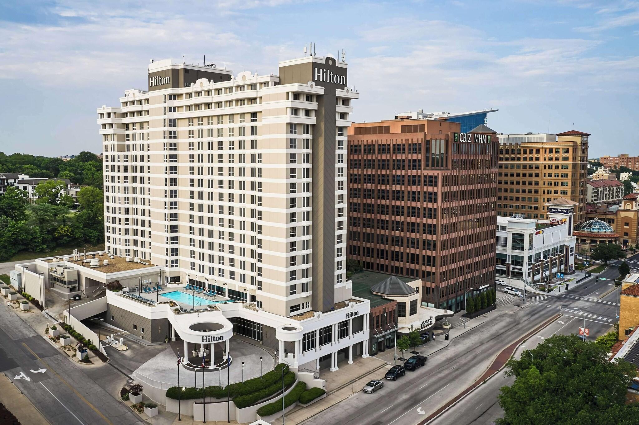 Vista Exterior Hilton Kansas City Country Club Plaza