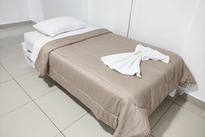 Alojamiento - Maxy's Inn Hotel & Suite