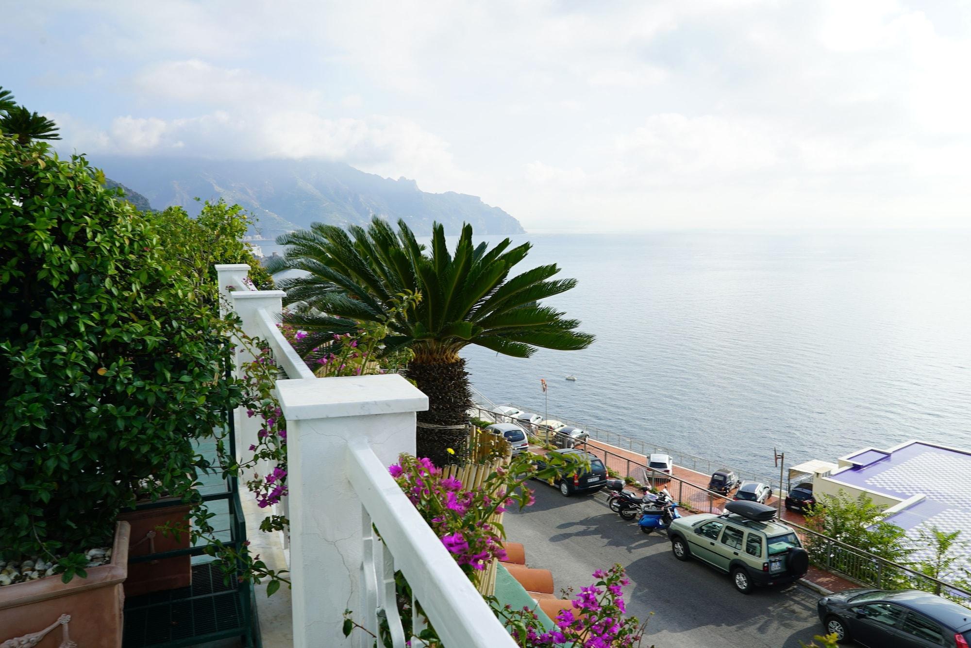 Playa Hotel Bellevue Suite
