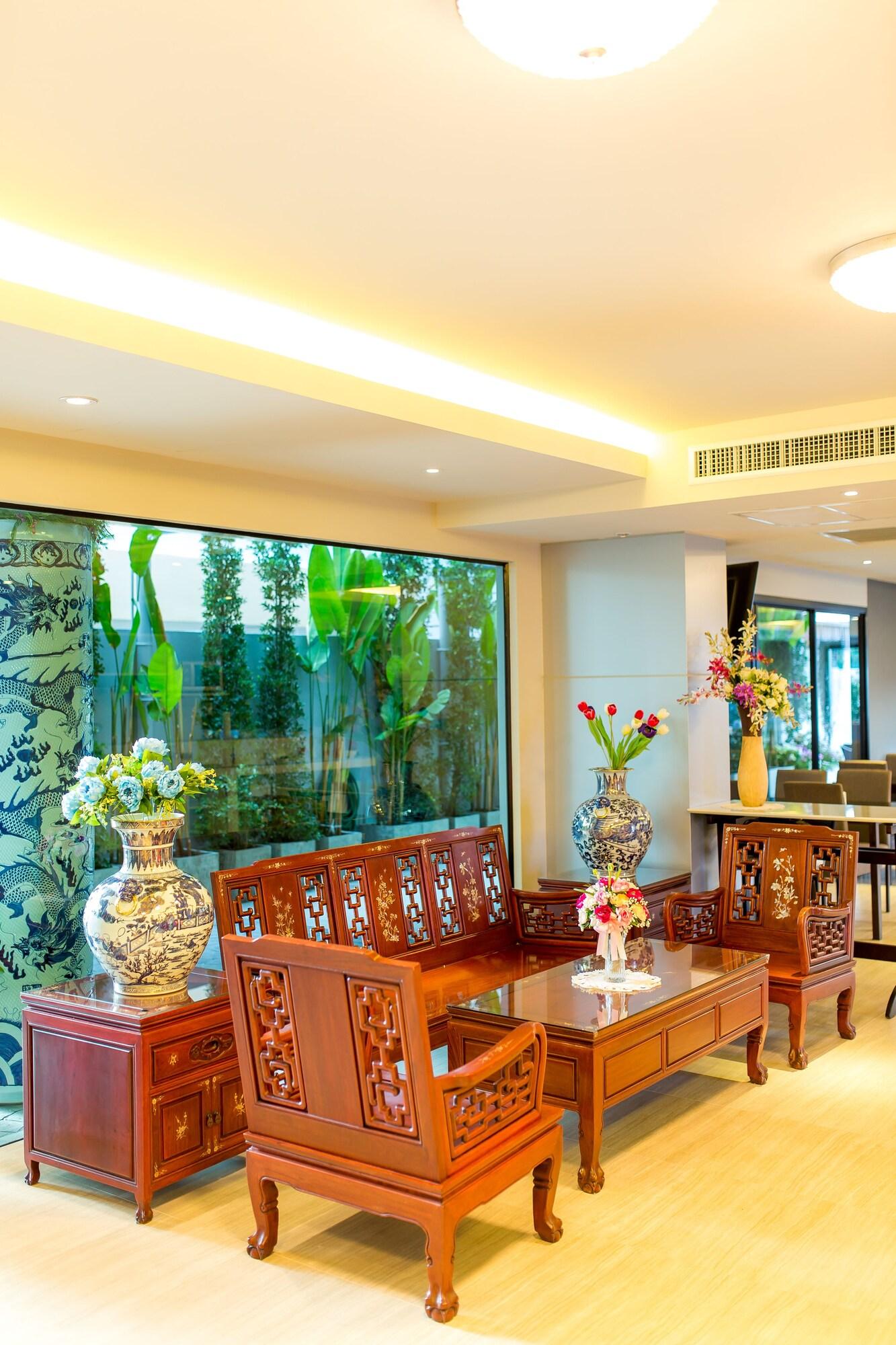 Vista Lobby Rung Aroon Hotel By Le Siri