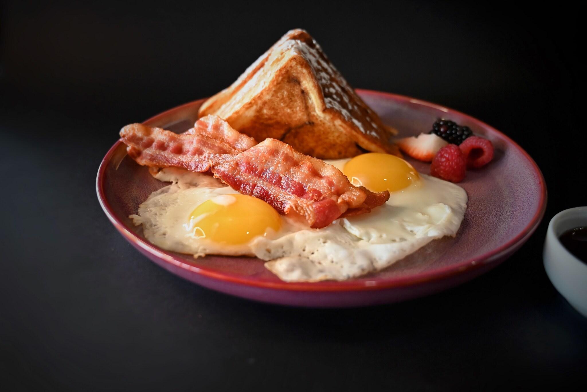 Restaurant Hotel Clique Calgary Airport