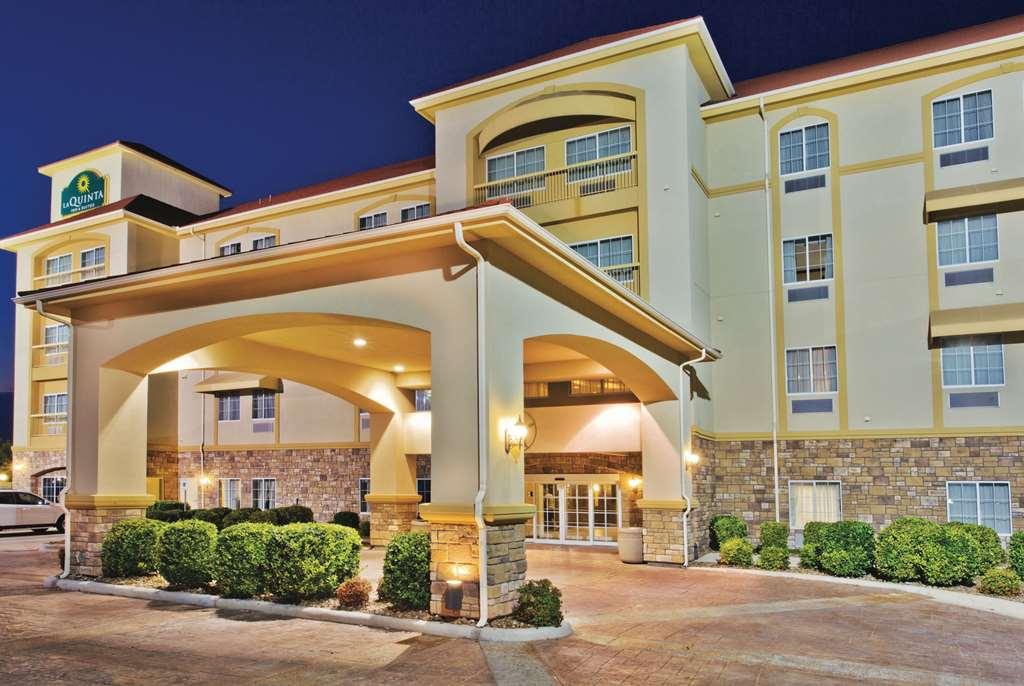 Vista Exterior La Quinta Inn & Suites By Wyndham Schertz