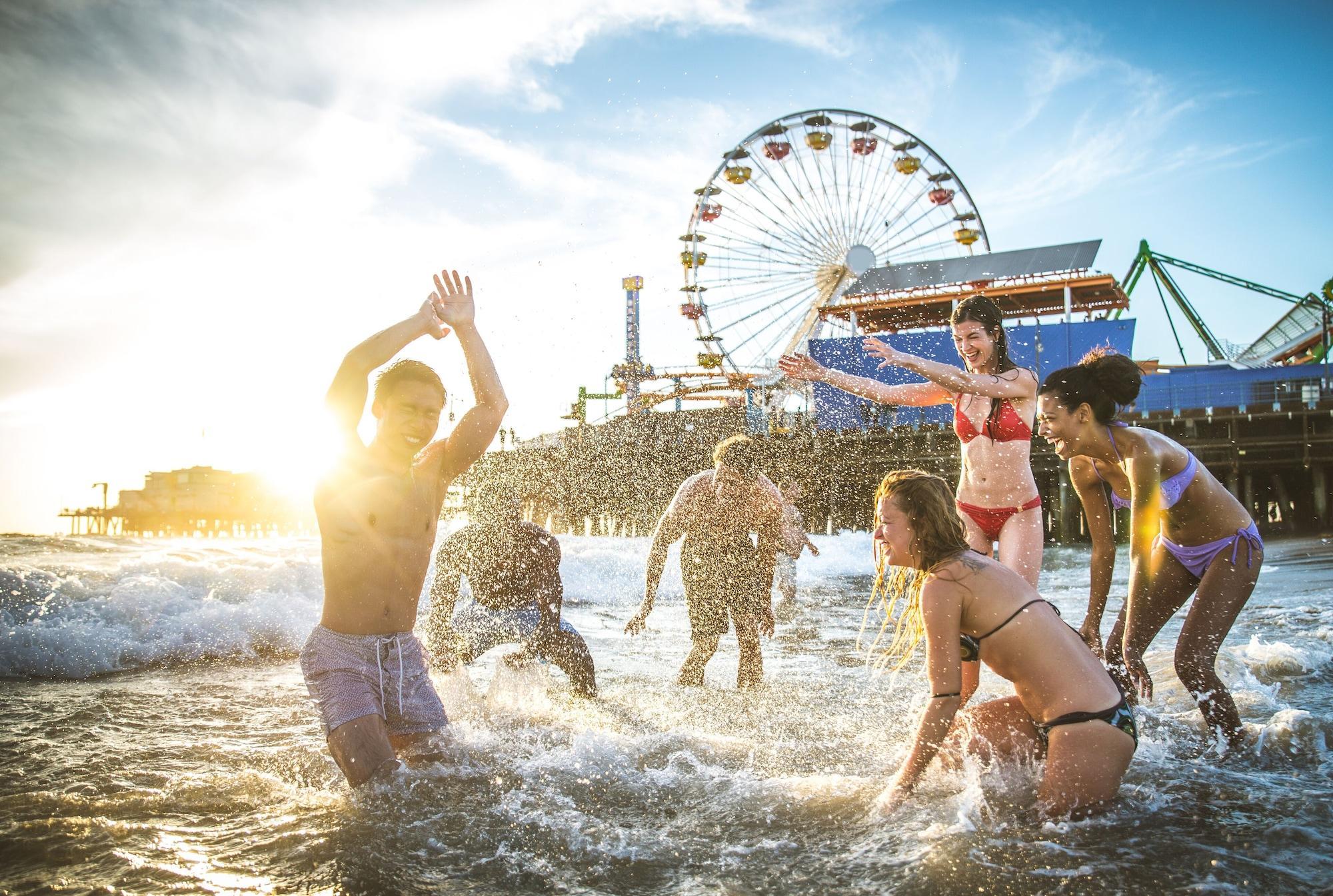 Playa Los Angeles Deluxe Suites Free Parking