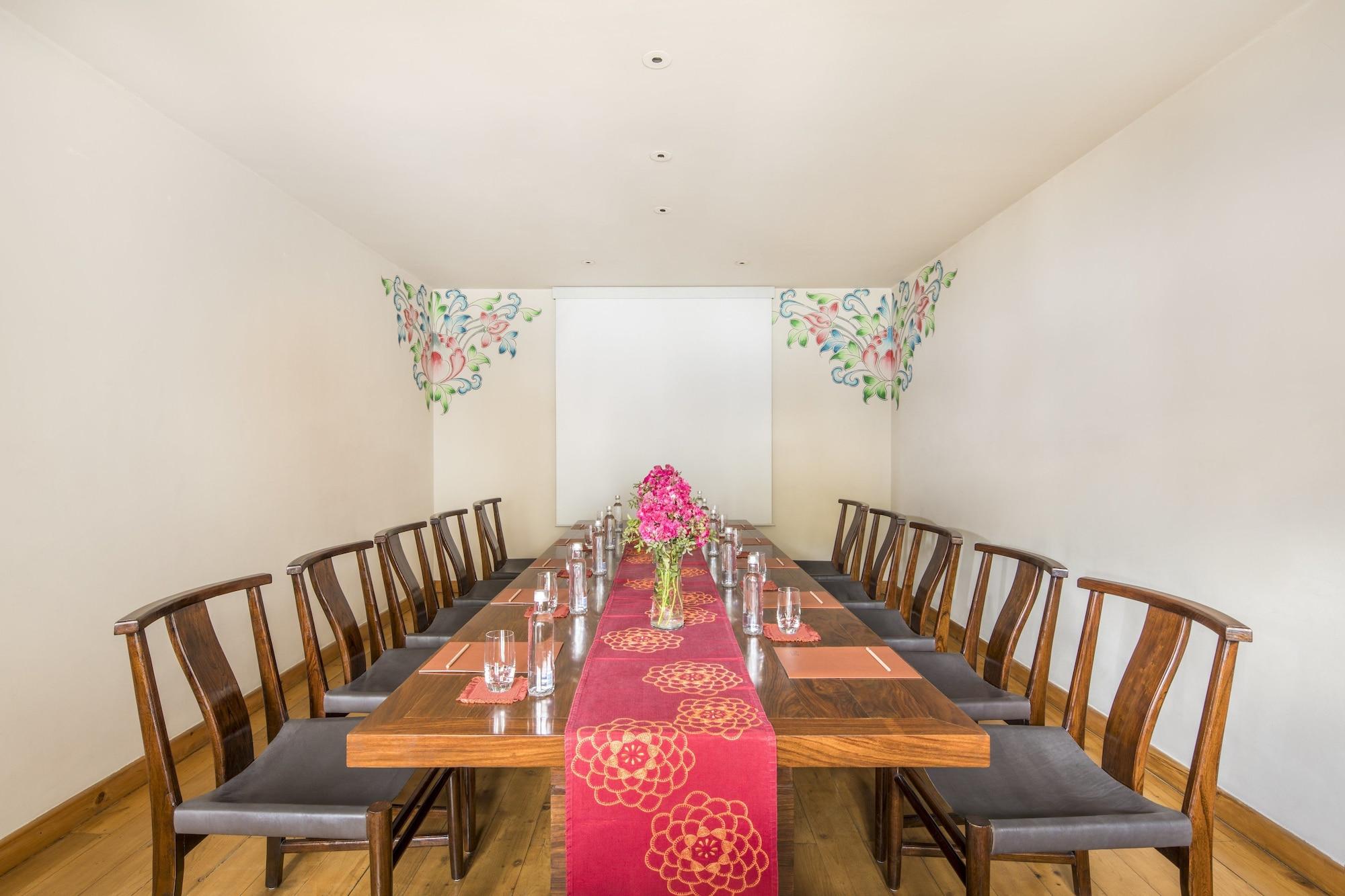 Sala de Reuniones COMO Uma Paro