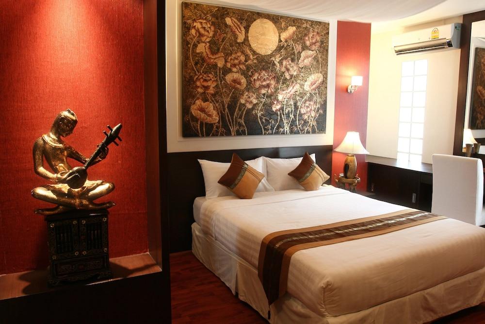 Varios Mirth Sathorn Bangkok