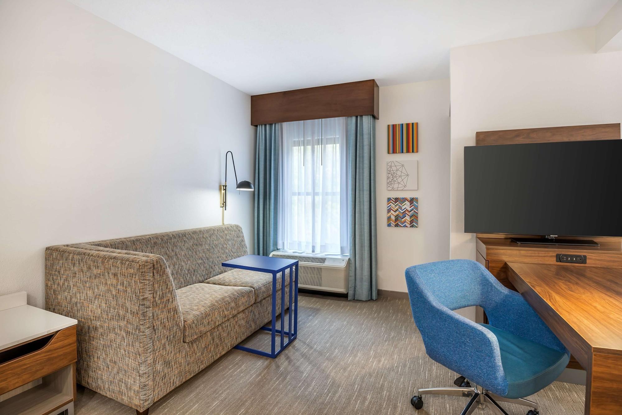 Comodidades del Alojamiento Hampton Inn by Hilton Petersburg Ft. Gregg Adams