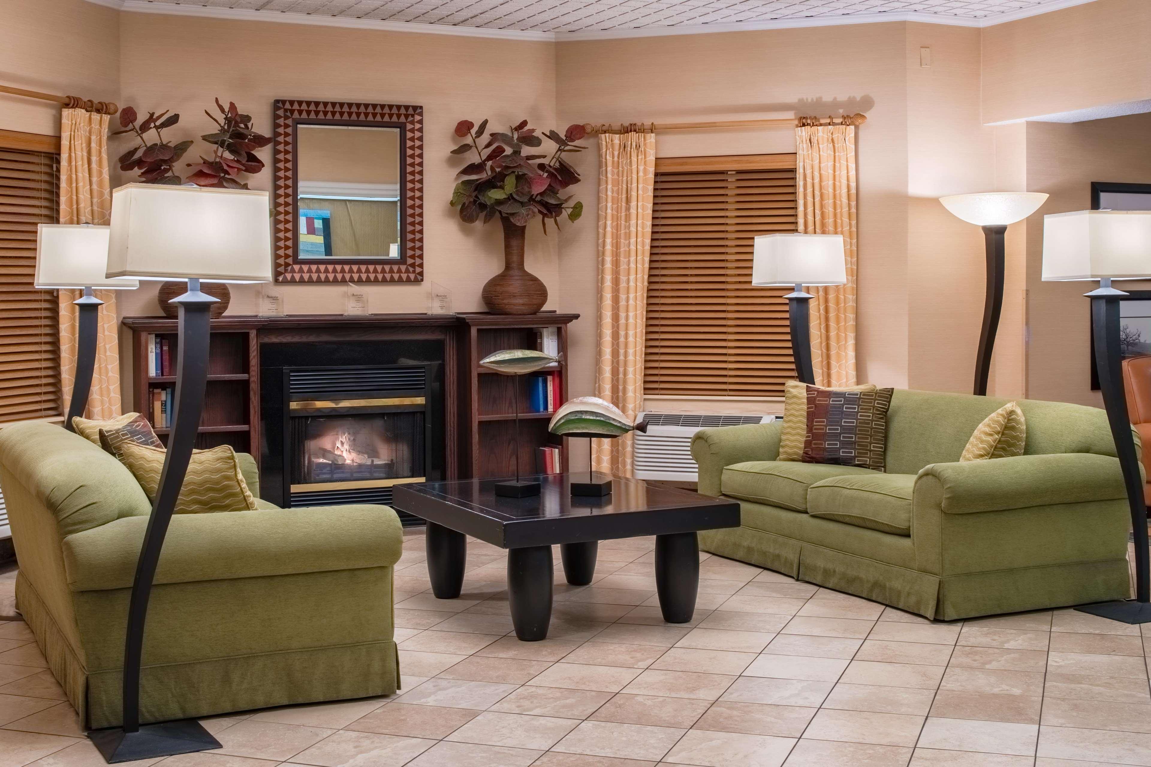 Vista Lobby Doubletree by Hilton Salem
