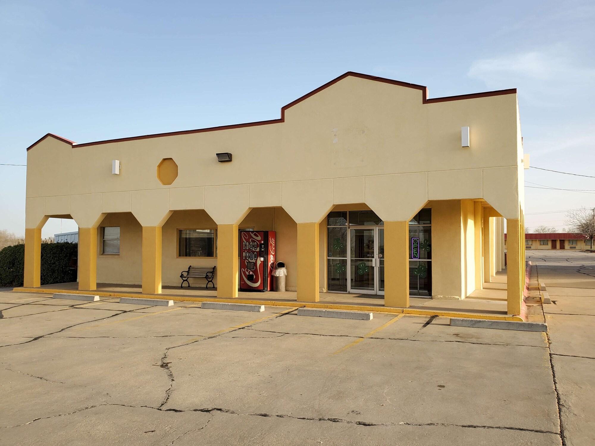 Varios Motel 6 Shamrock, TX