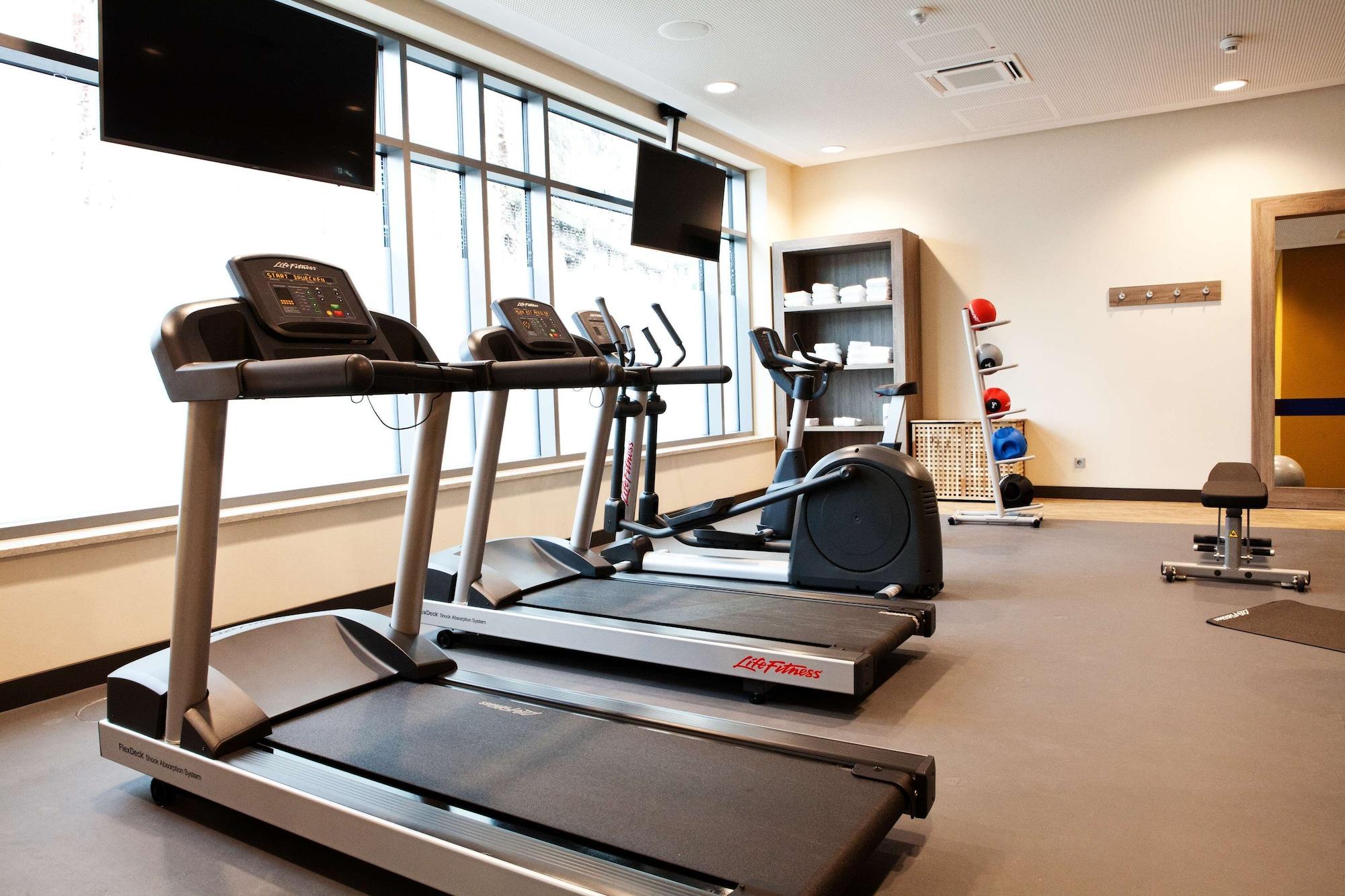 Gimnasio Hampton by Hilton Dortmund Phoenix See