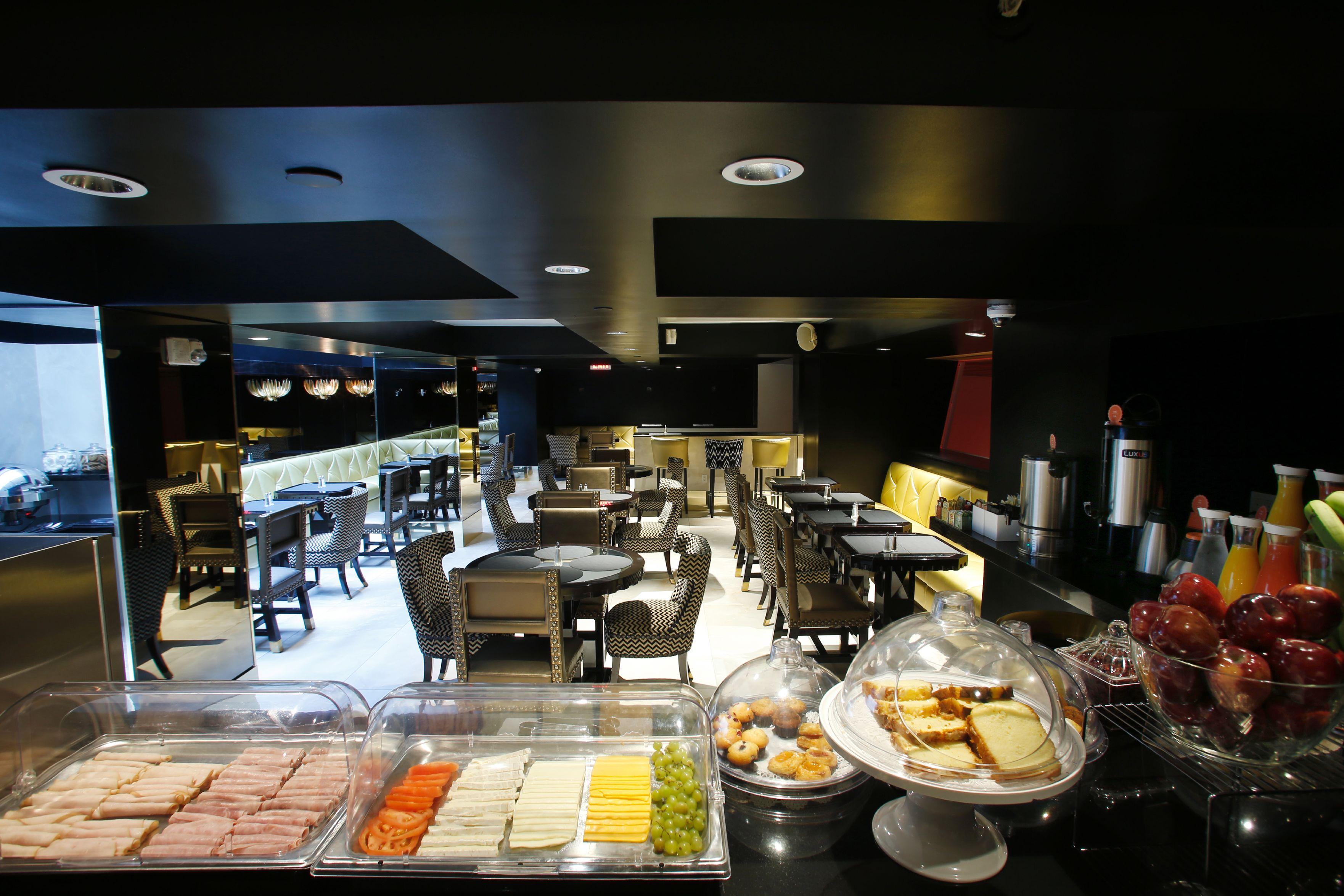 Restaurant 45 Times Square Hotel