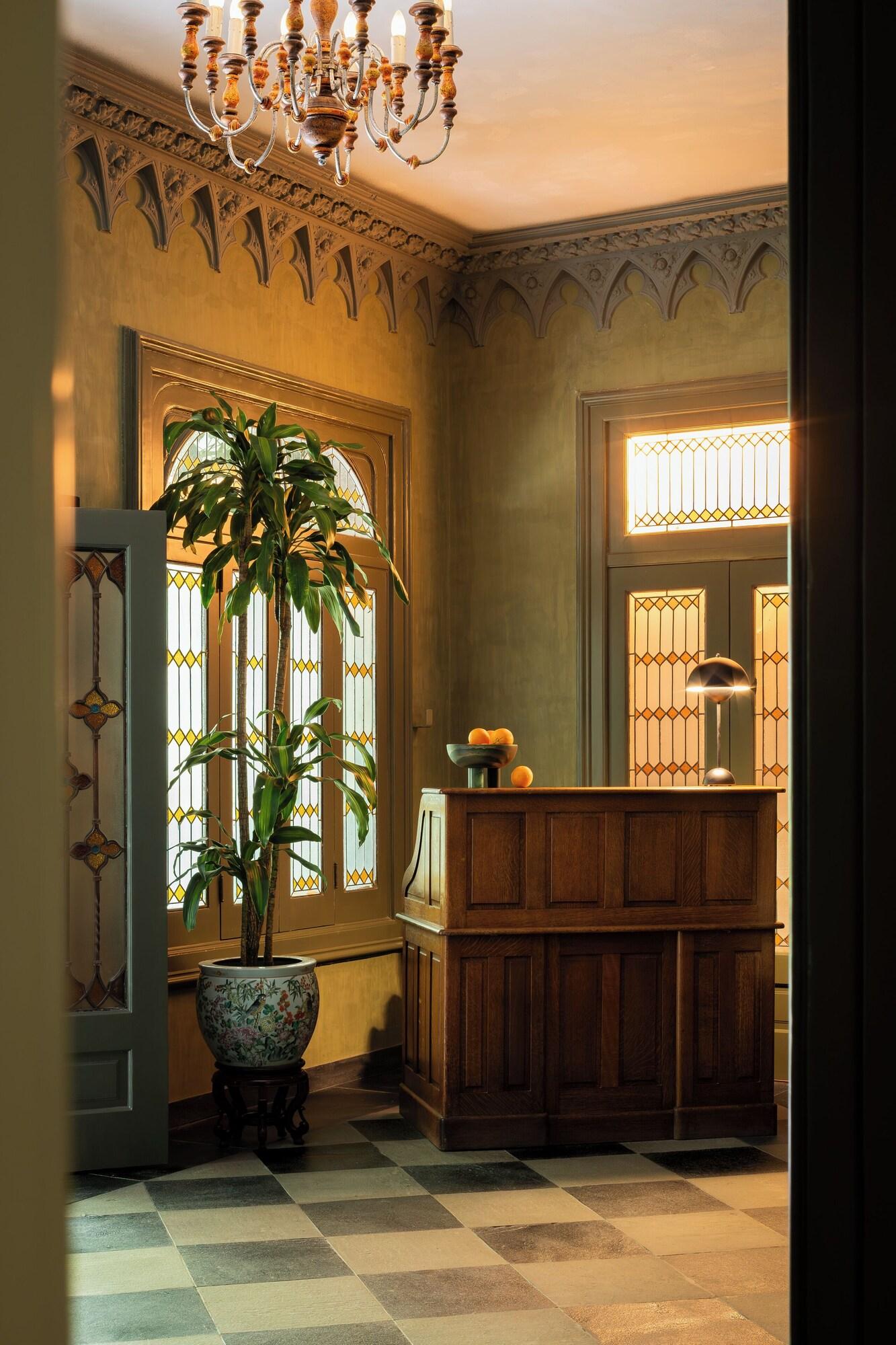 Vista Lobby Maison Lezard