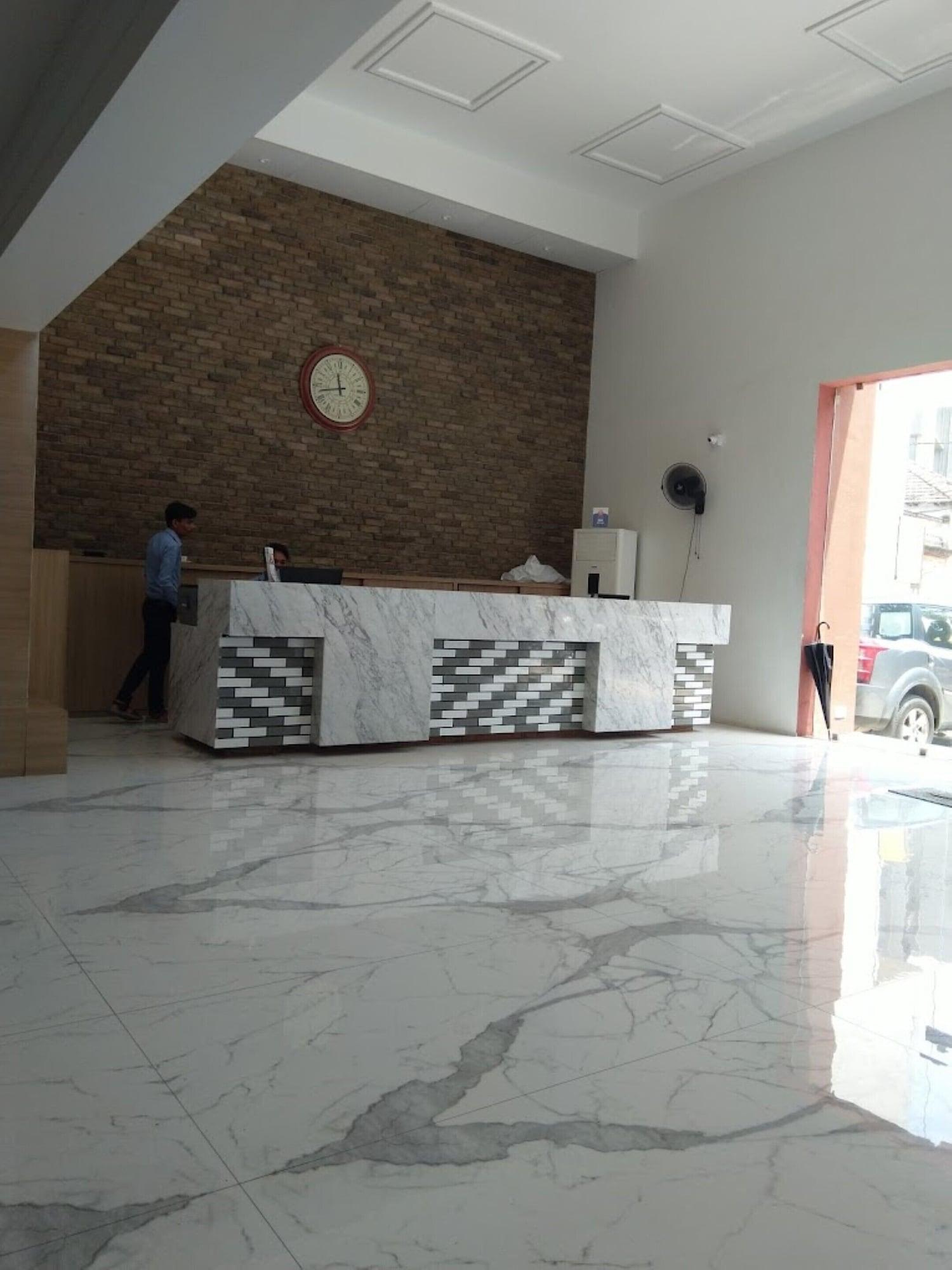 Vista Lobby HOTEL EVERLAND Rajkot