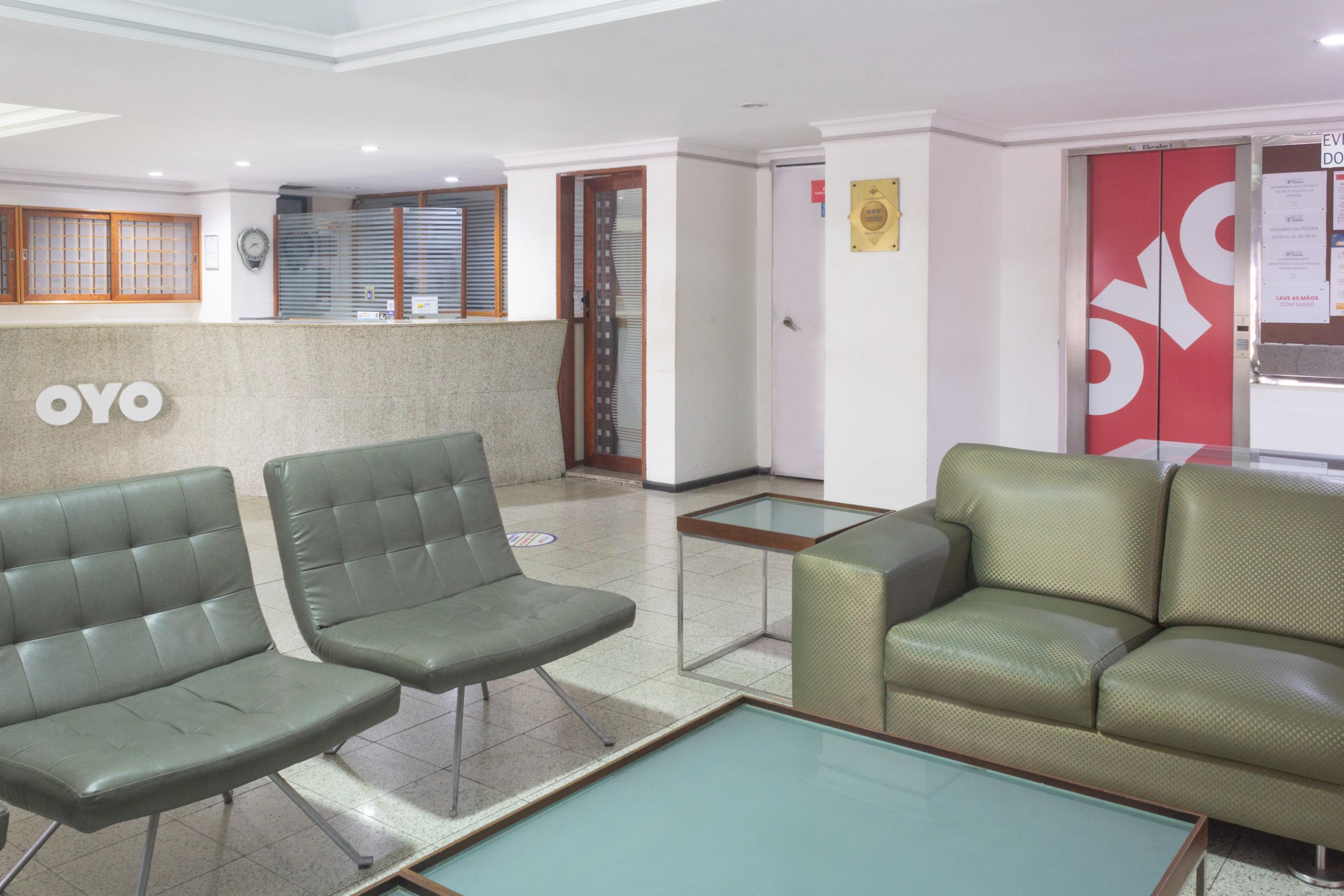 Zona de estar OYO Real Palace Hotel, Teresina