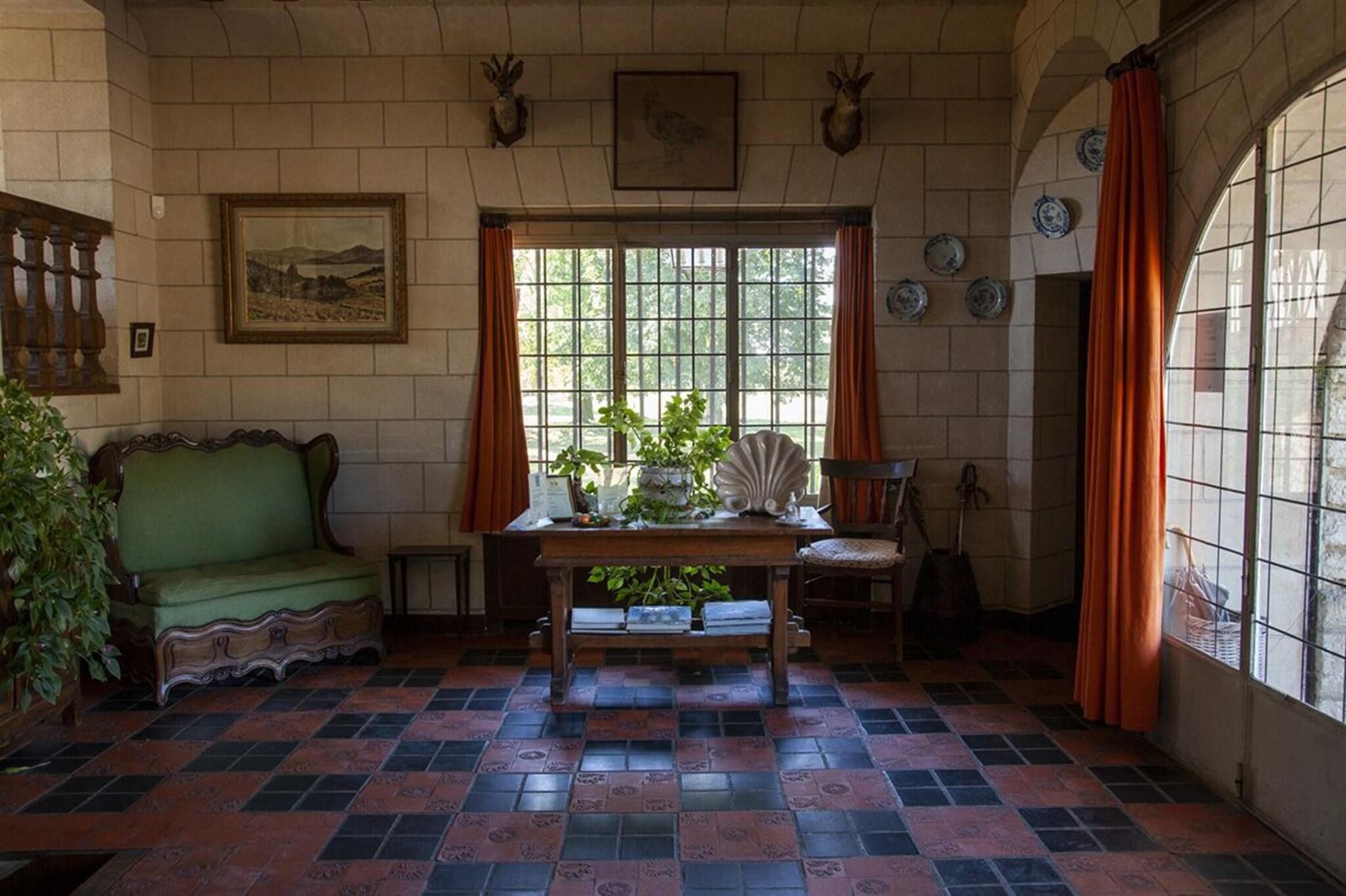 Vista Lobby Manoir De Beaumarchais