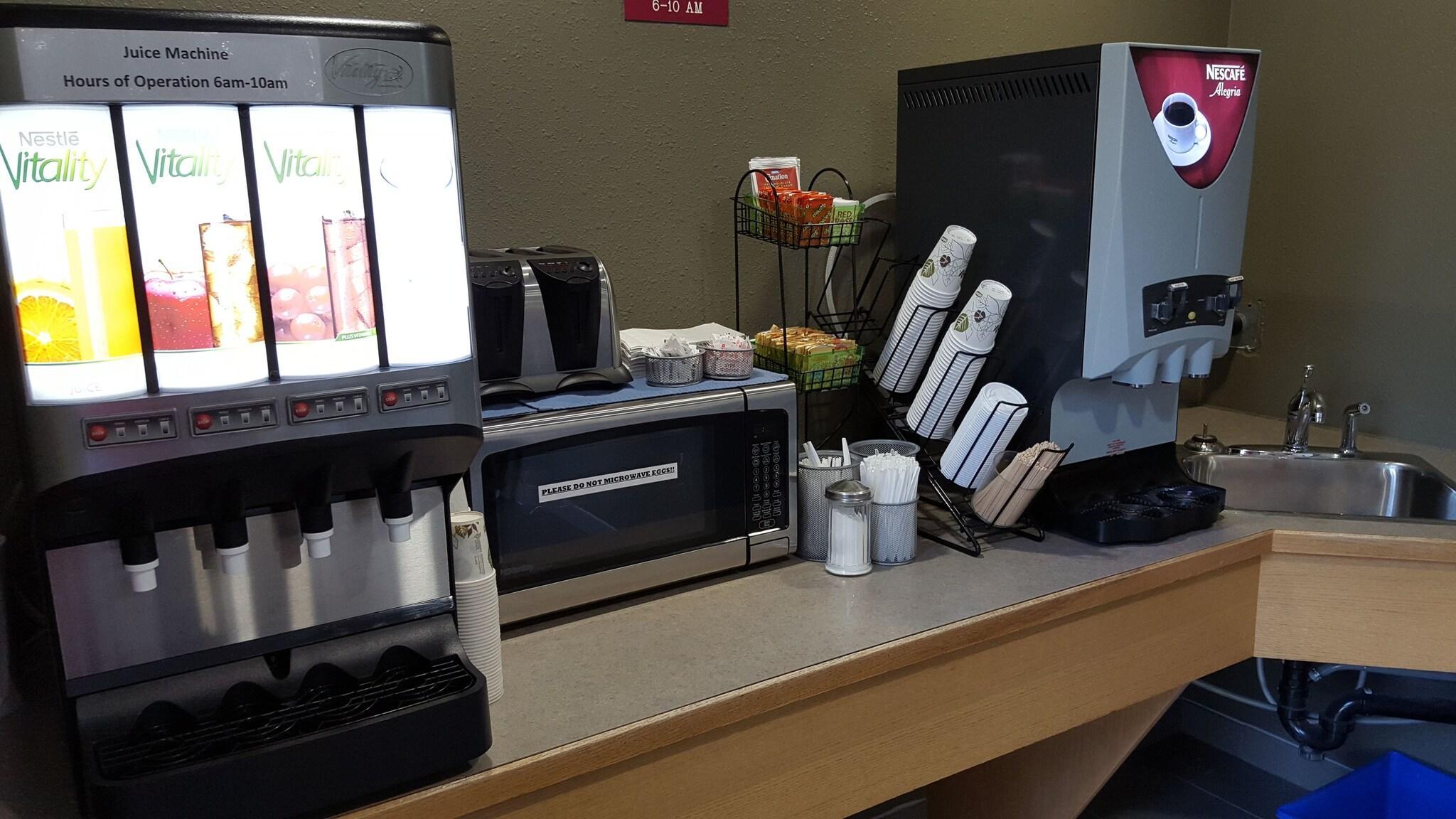 Restaurant SureStay Plus Hotel by Best Western Lethbridge