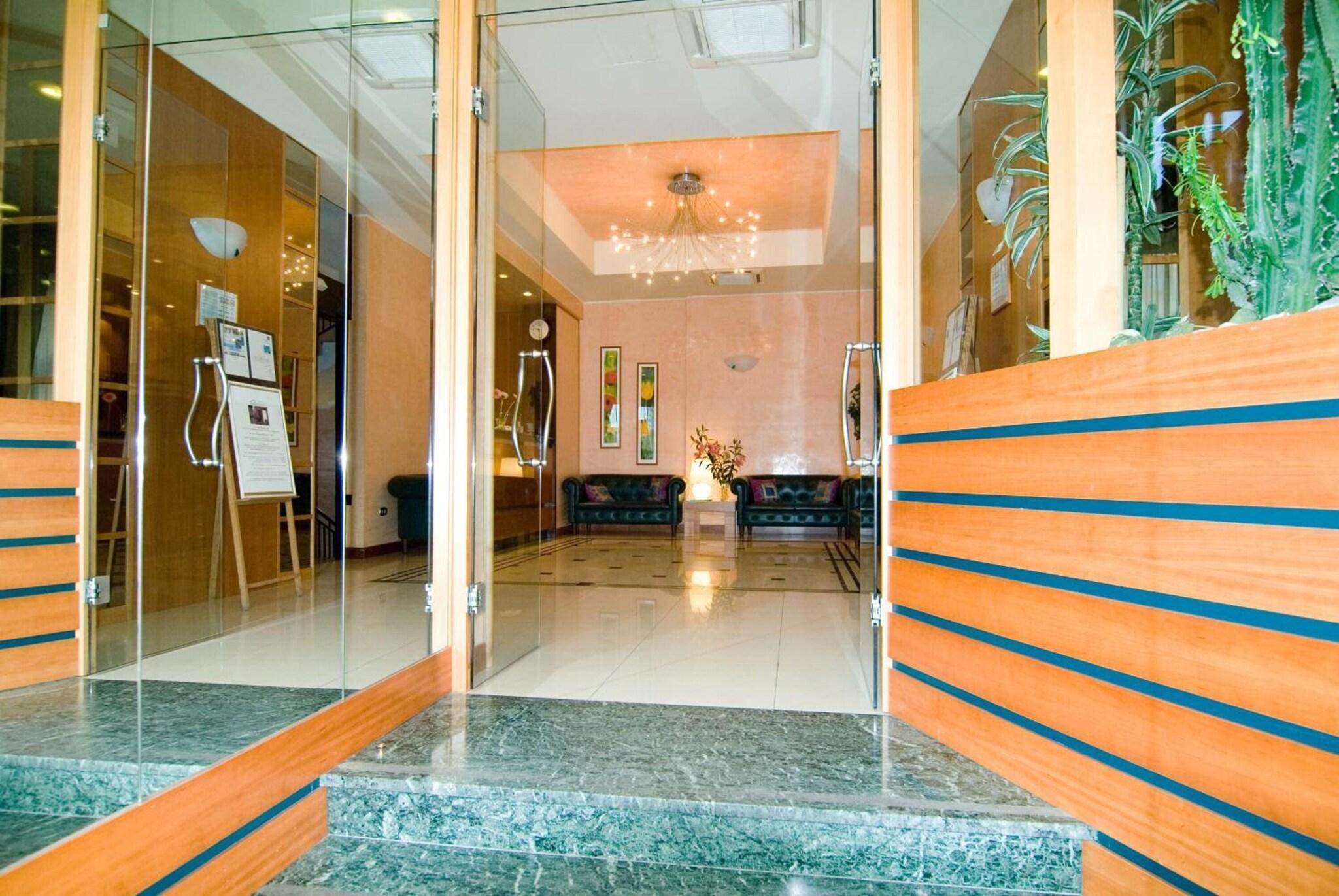 Vista Exterior Hotel Astor