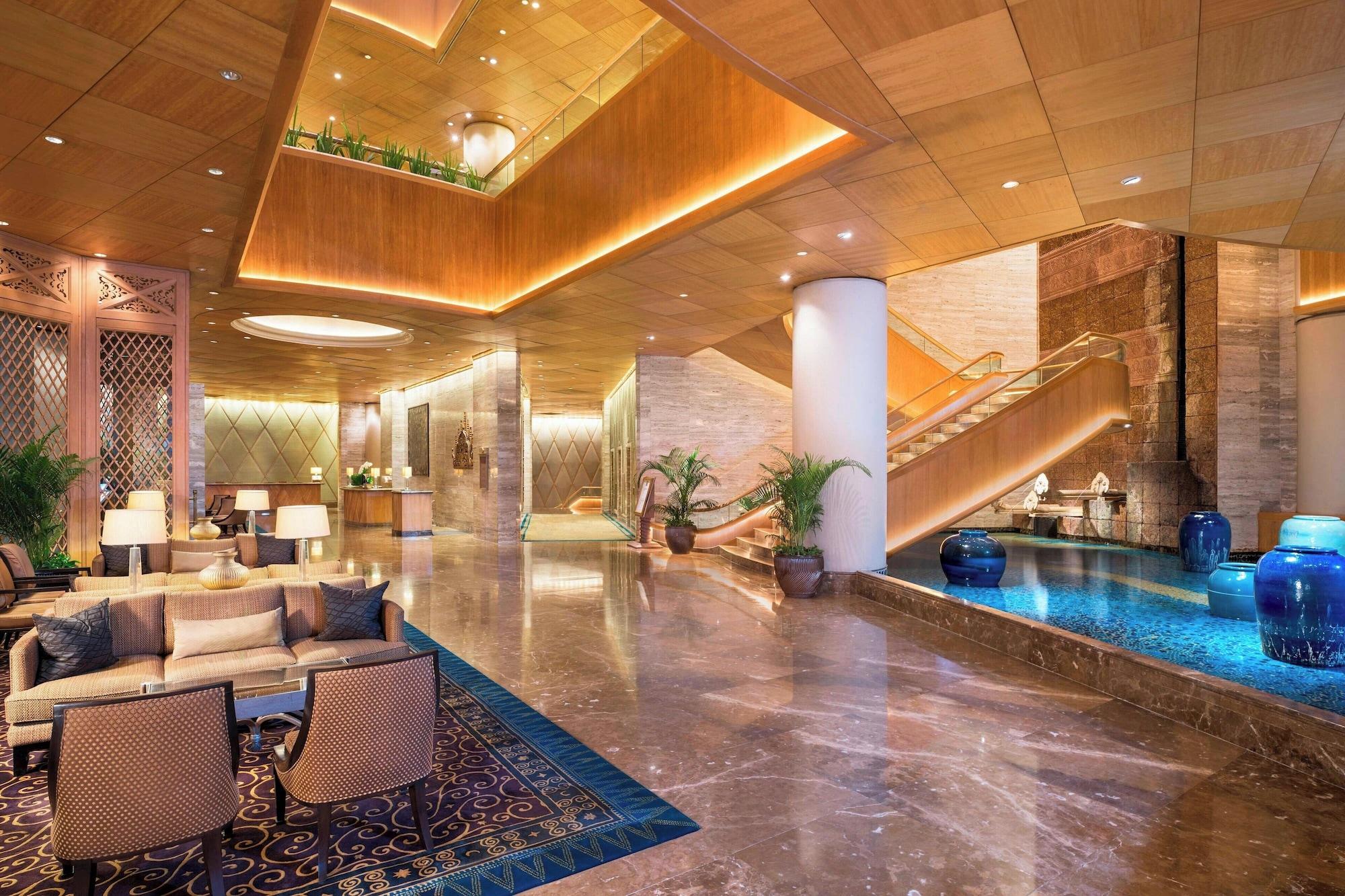 Vista Lobby Sheraton Grande Sukhumvit, a Luxury Collection Hotel, Bangkok