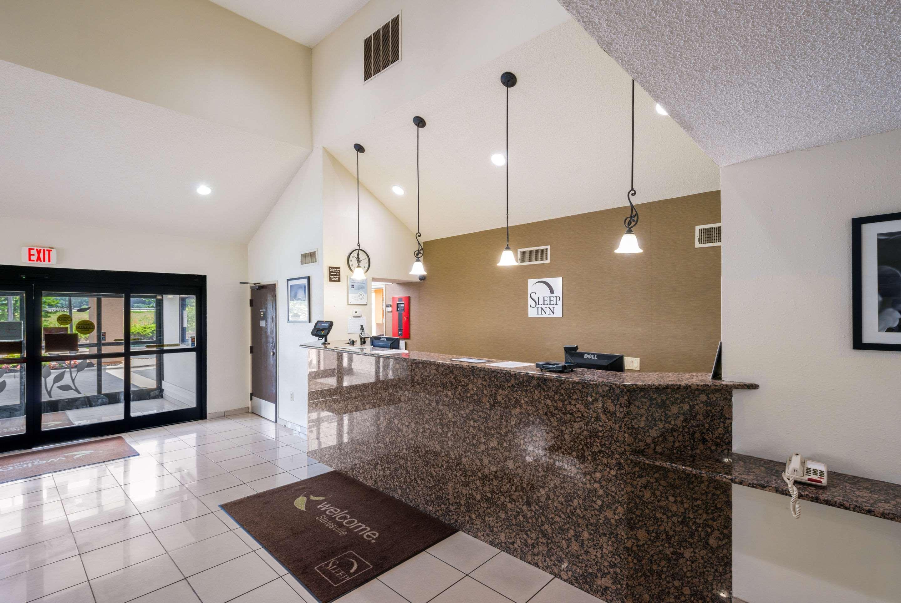 Vista Lobby Sleep Inn Statesville I-40