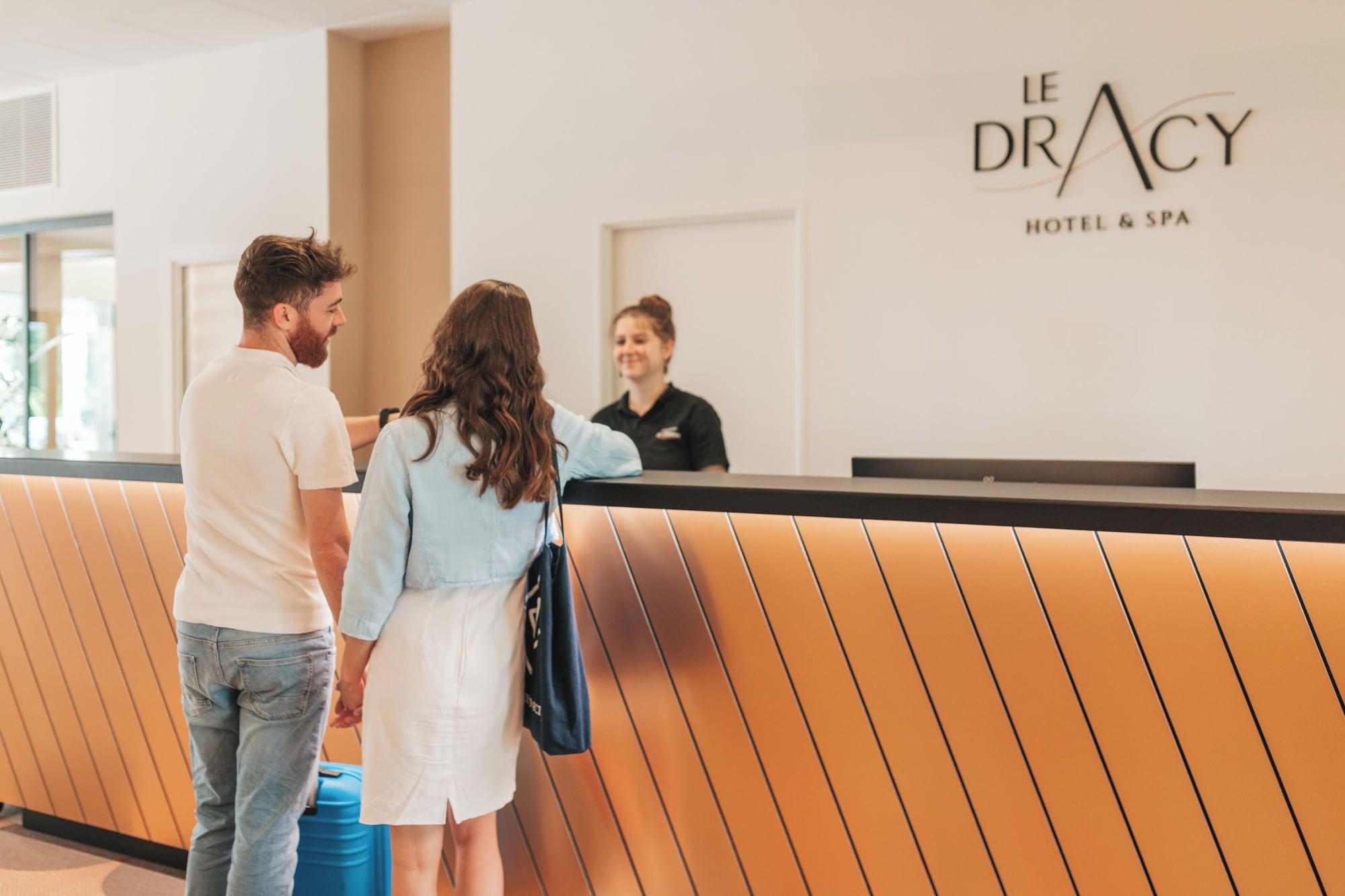 Vista Lobby Le Dracy
