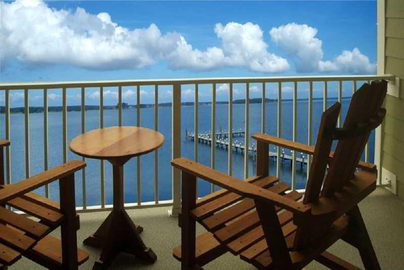 Varios Island Inn & Suites, an Ascend Collection Hotel