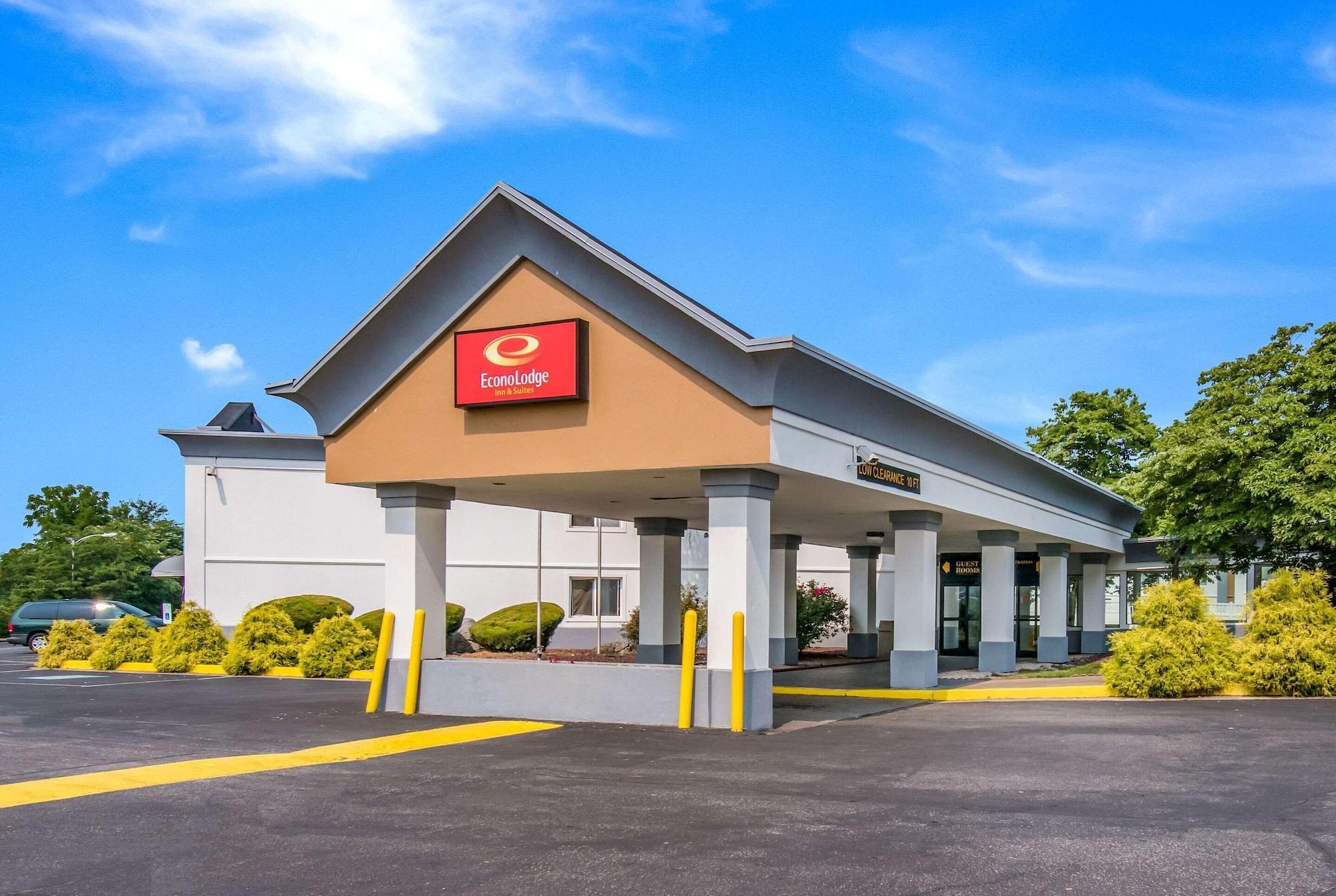 Vista Exterior Econo Lodge Inn & Suites Chambersburg Central