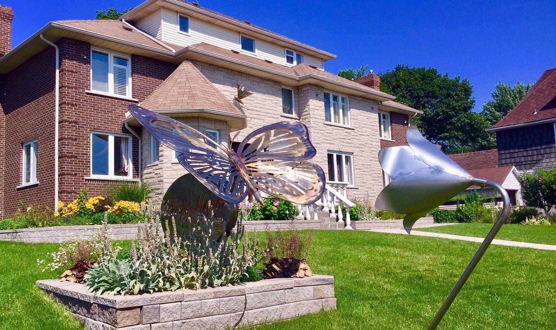 Vista Exterior Butterfly Manor Bed & Breakfast