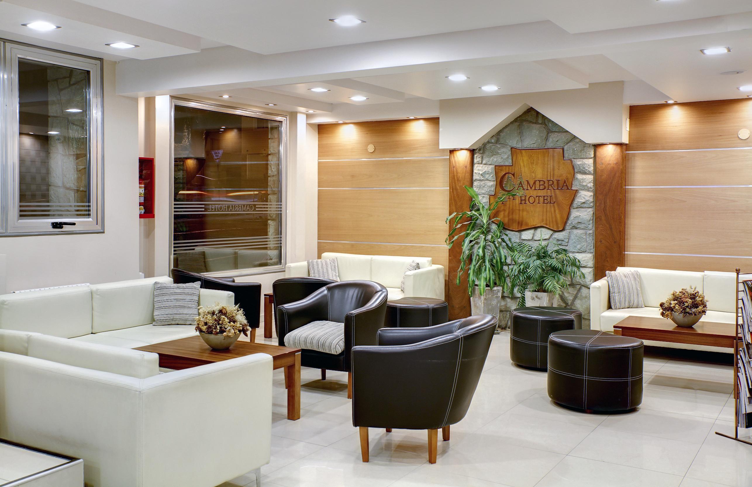Vista Lobby Cambria Hotel