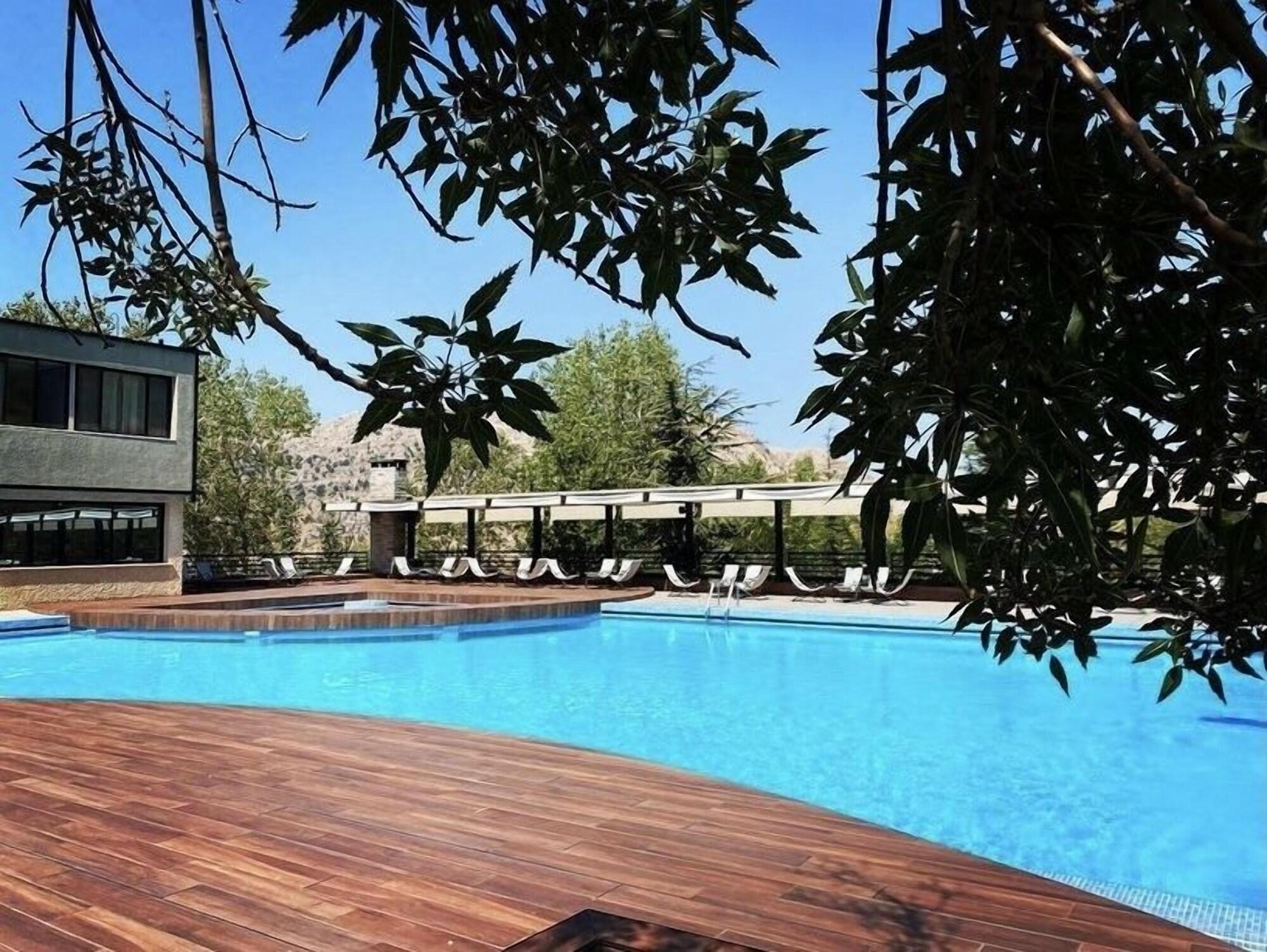 Vista Piscina Nirvana hotel