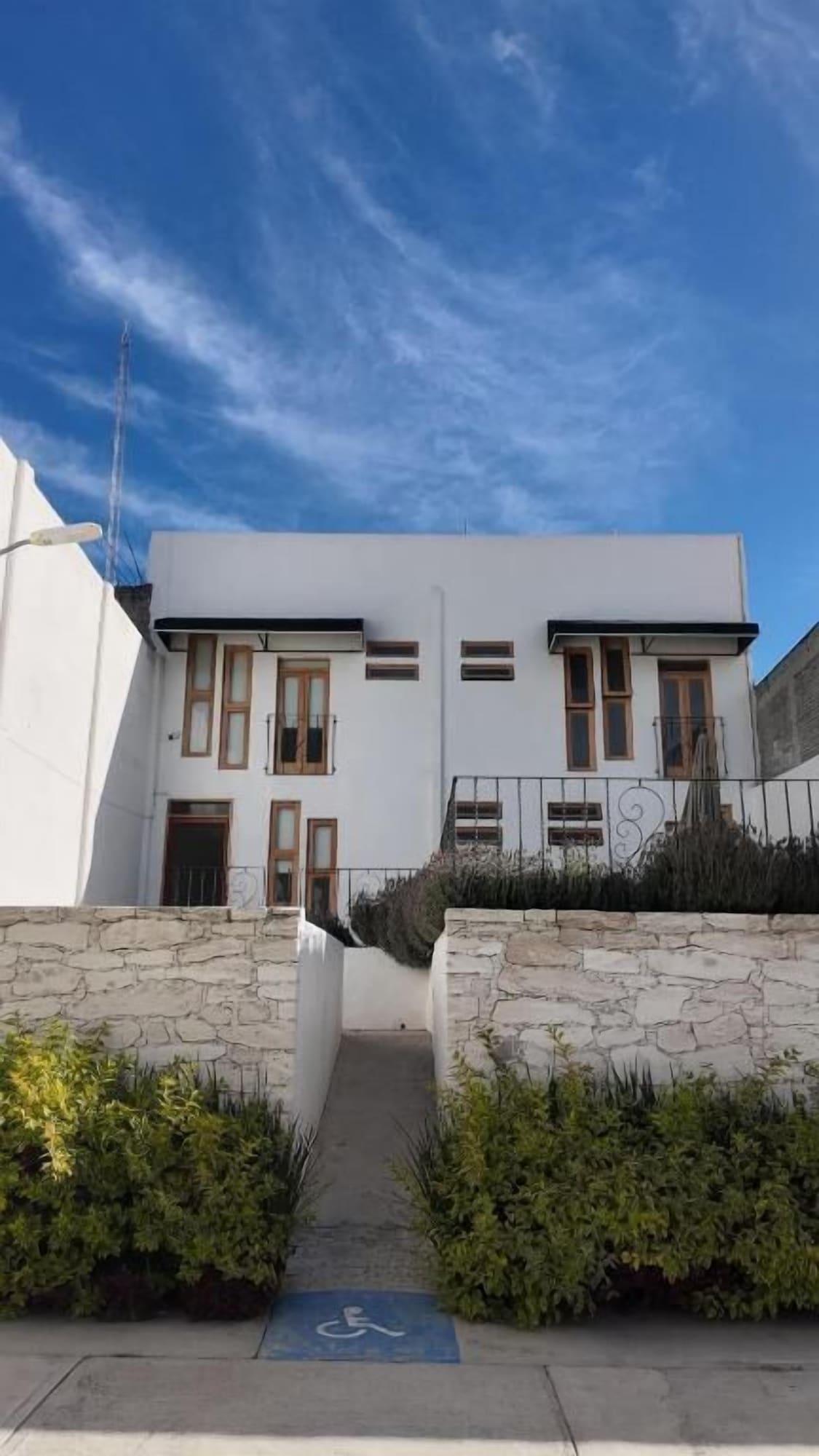 Vista Exterior HOTEL CHURUMUCO