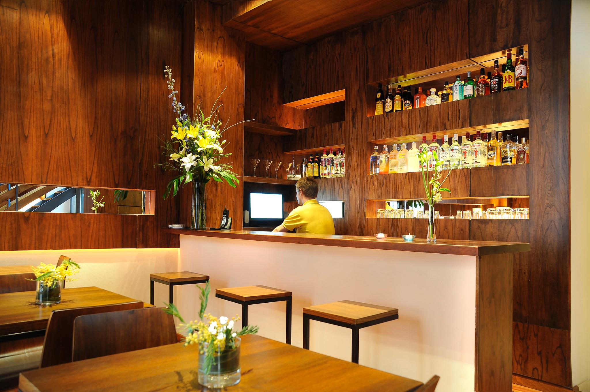 Bar/Salón Babel Boutique