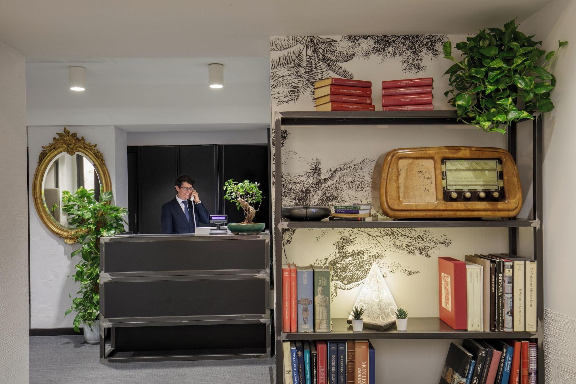 Vista Lobby Coronari Palace