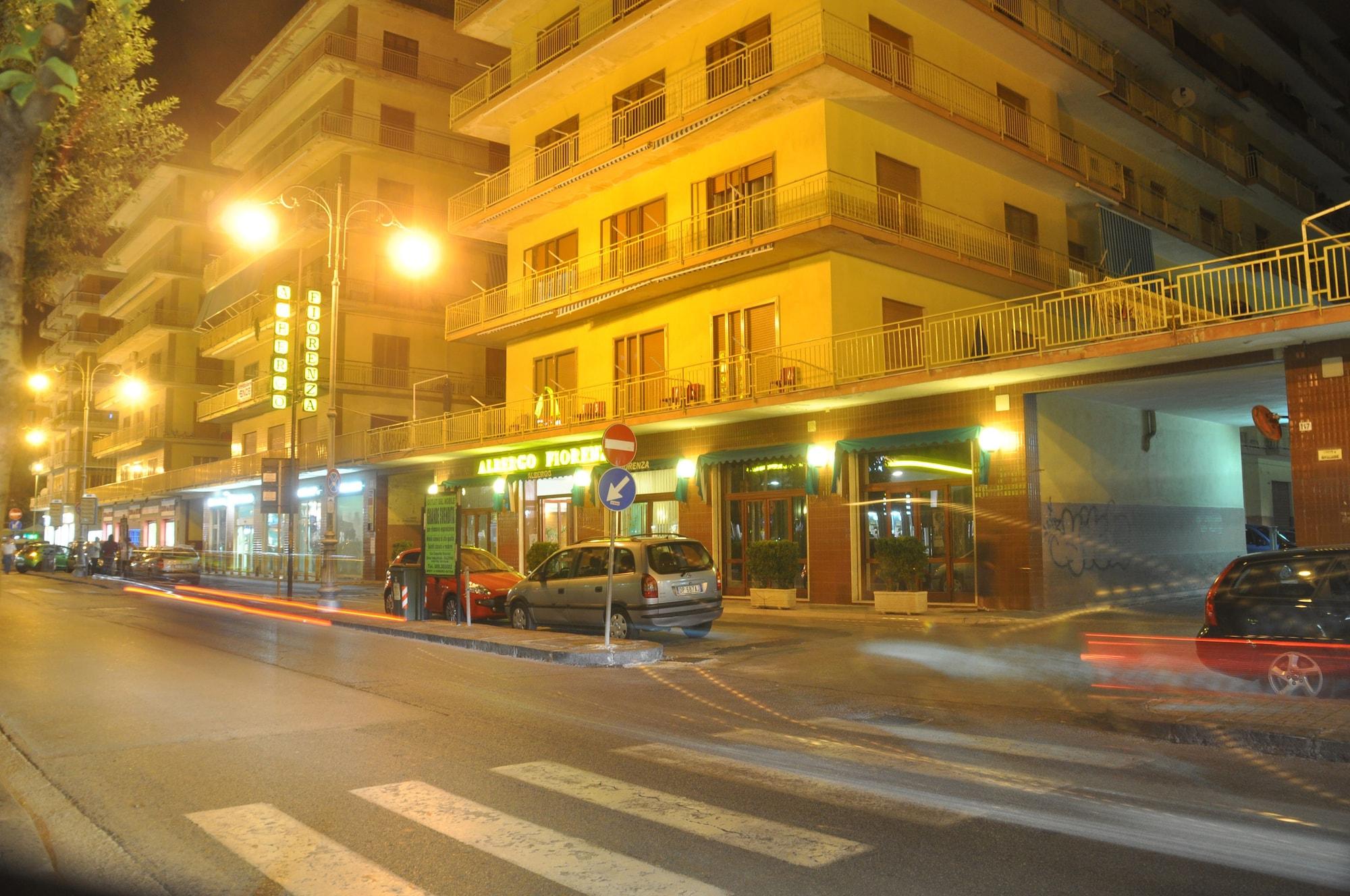 Vista Exterior Hotel Fiorenza