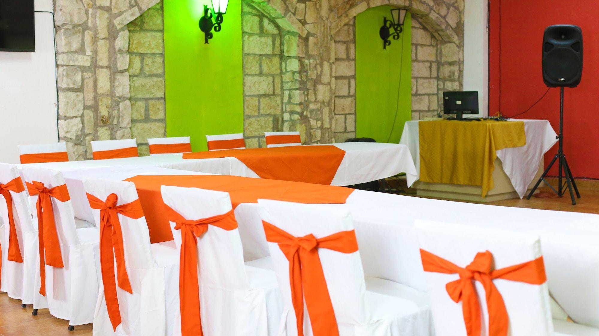 Centro de Negocios Hotel Camino Maya Ciudad Blanca