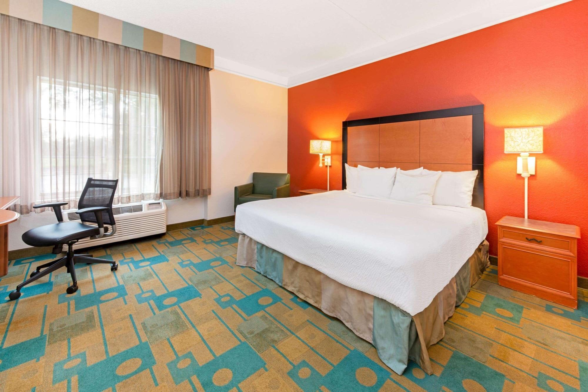 Habitación La Quinta Inn & Suites by Wyndham USF (Near Busch Gardens)