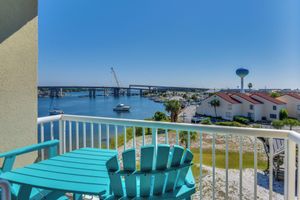 Alquiler Vacacional - Walk to Sand! Modern Okaloosa Island Condo