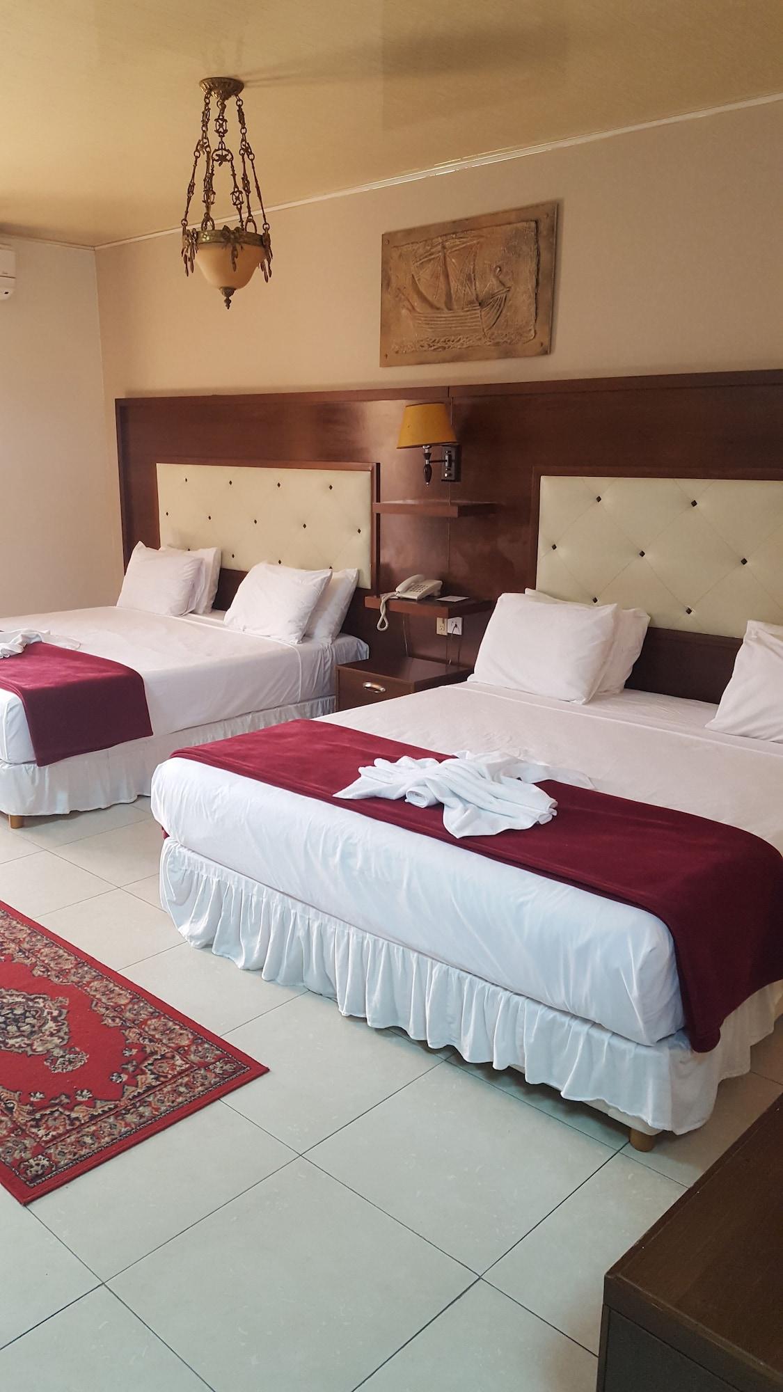 Varios Phoenicia Hotel & Casino