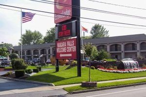 Alojamiento - Econo Lodge At The Falls North