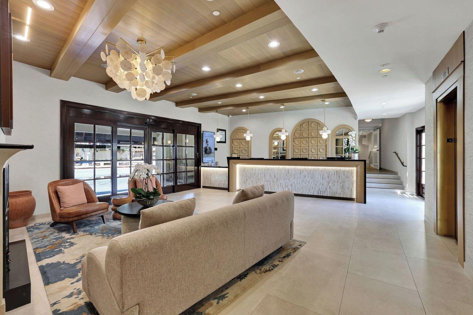 Vista Lobby Best Western Plus Sunset Plaza Hotel