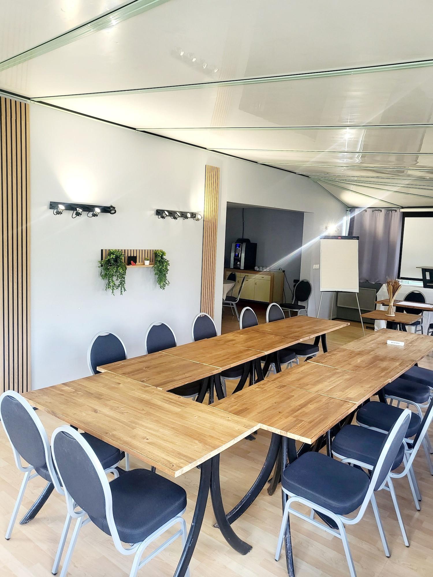 Sala de Reuniones Brit Hotel Essentiel Limoges Nord **