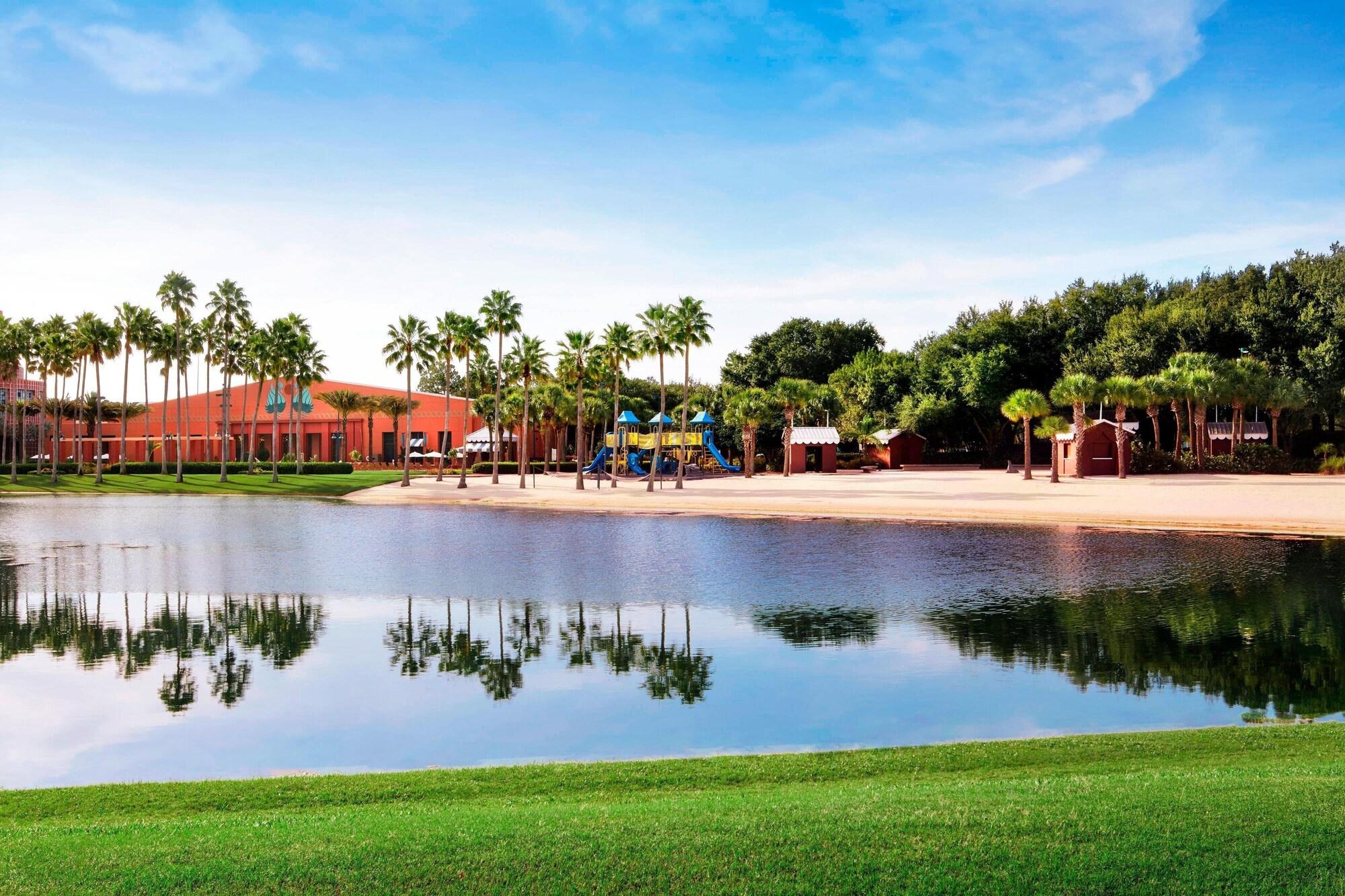 Playa Walt Disney World Swan