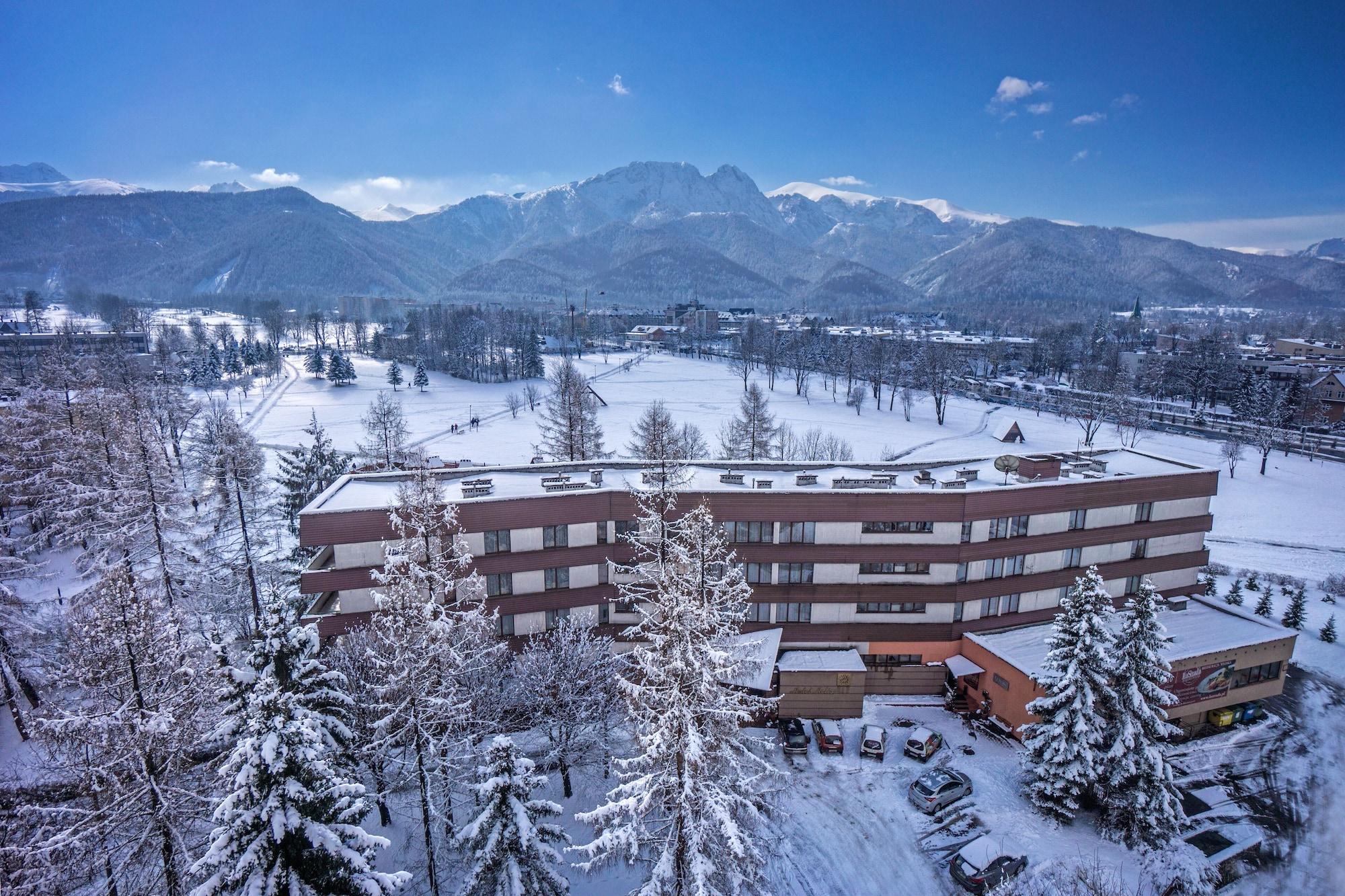 Vista Exterior Hotel Helios