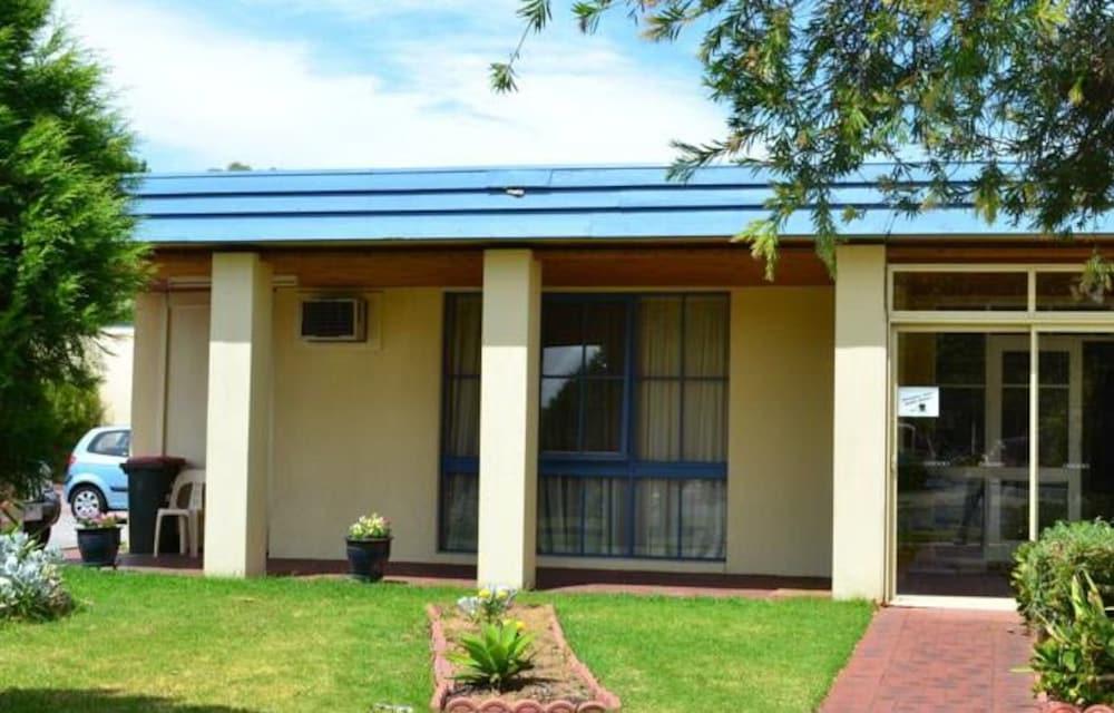Varios Chadstone Executive Motel