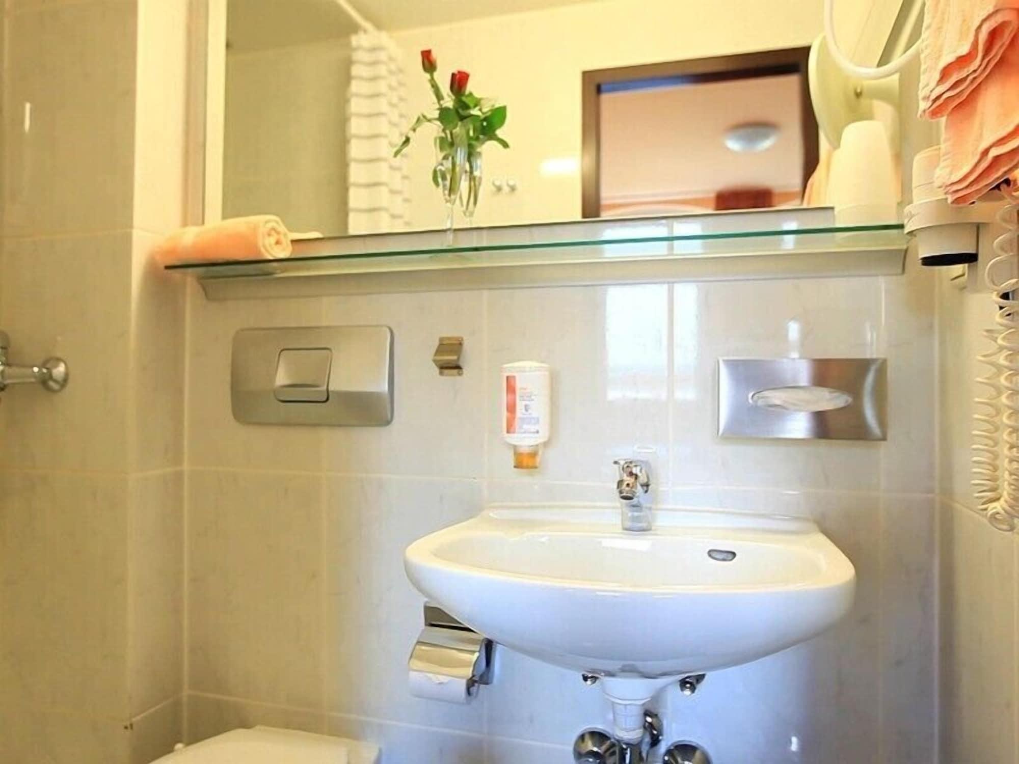 Equipamiento de Habitación Adesso Hotel
