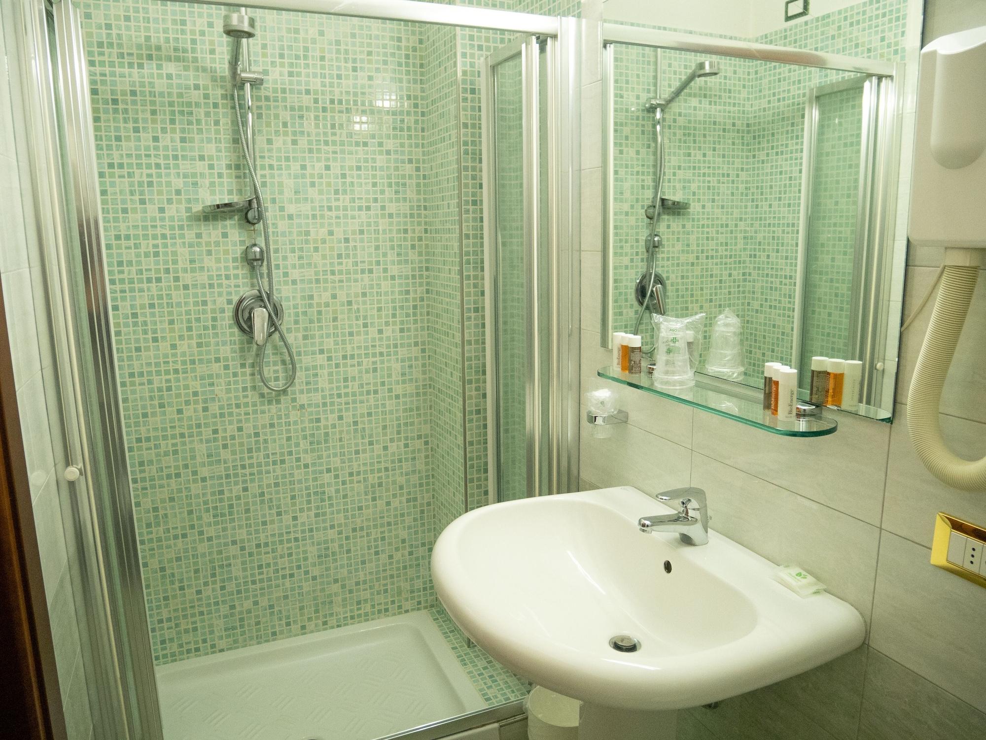 Equipamiento de Habitación Dipendenza Hotel Londra