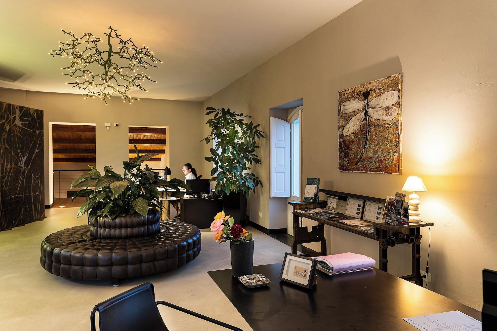 Vista Lobby Donna Carmela