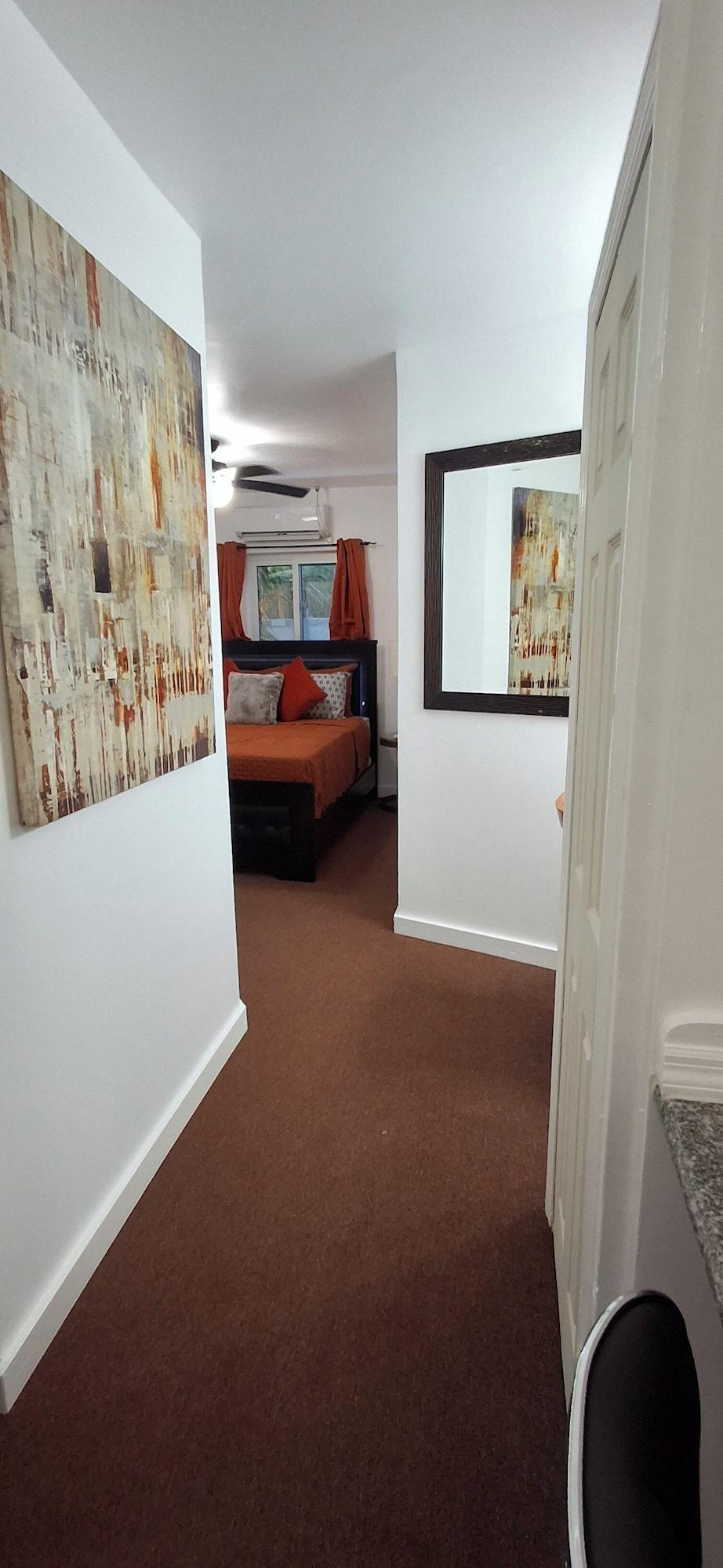 Varios BELL At The Airport Suites - No Smoking & Adults Only - Free Airport Transportation